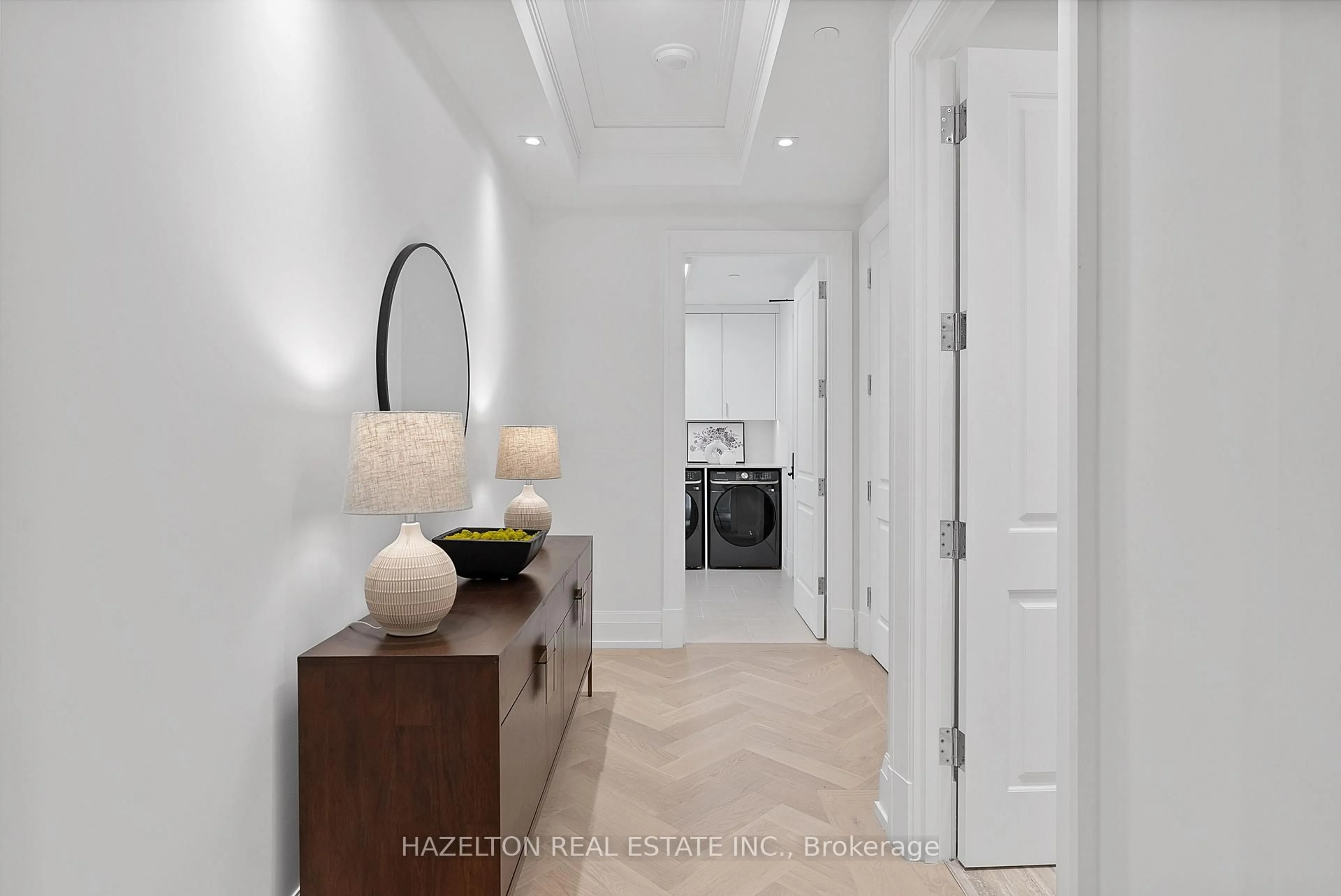 Indoor entryway for 77 Clarendon Ave #205, Toronto Ontario M4V 0B8