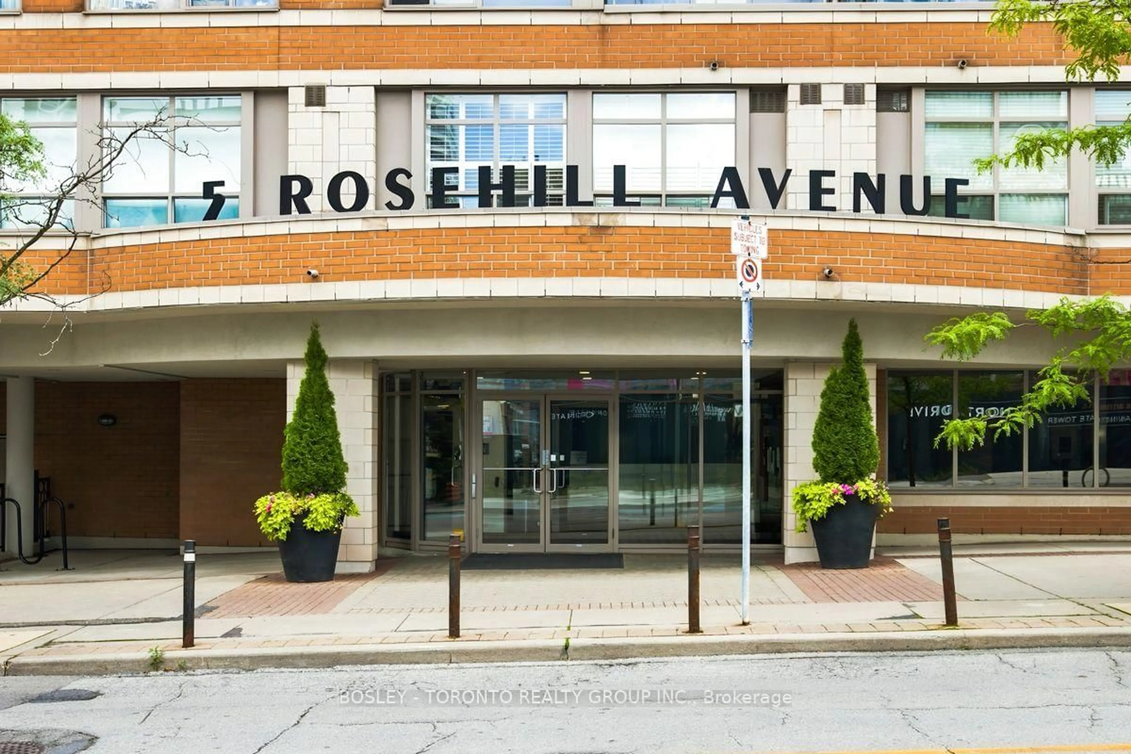 Lobby for 5 Rosehill Ave #808, Toronto Ontario M4T 3A6