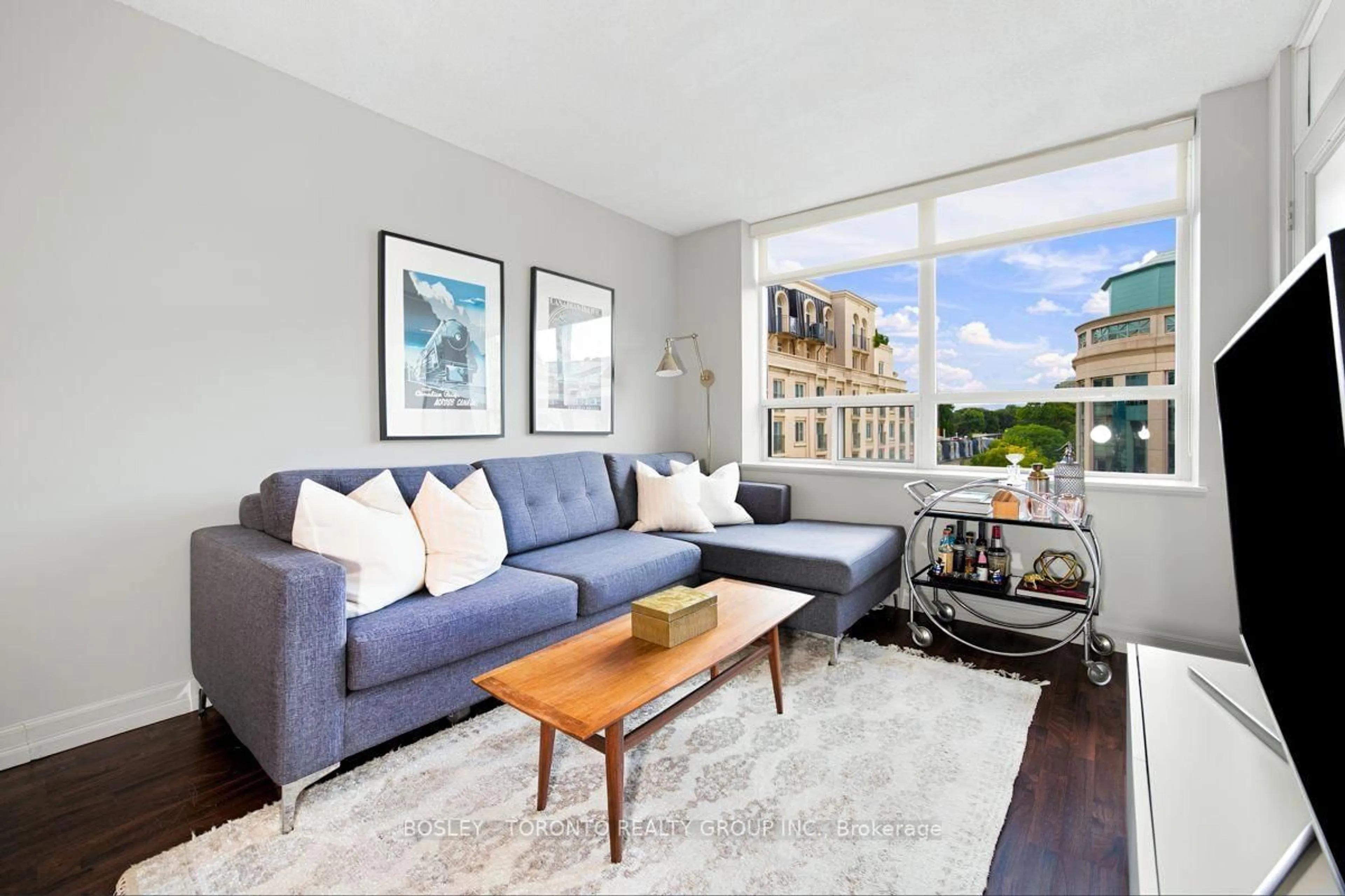 Living room with furniture, unknown for 5 Rosehill Ave #808, Toronto Ontario M4T 3A6