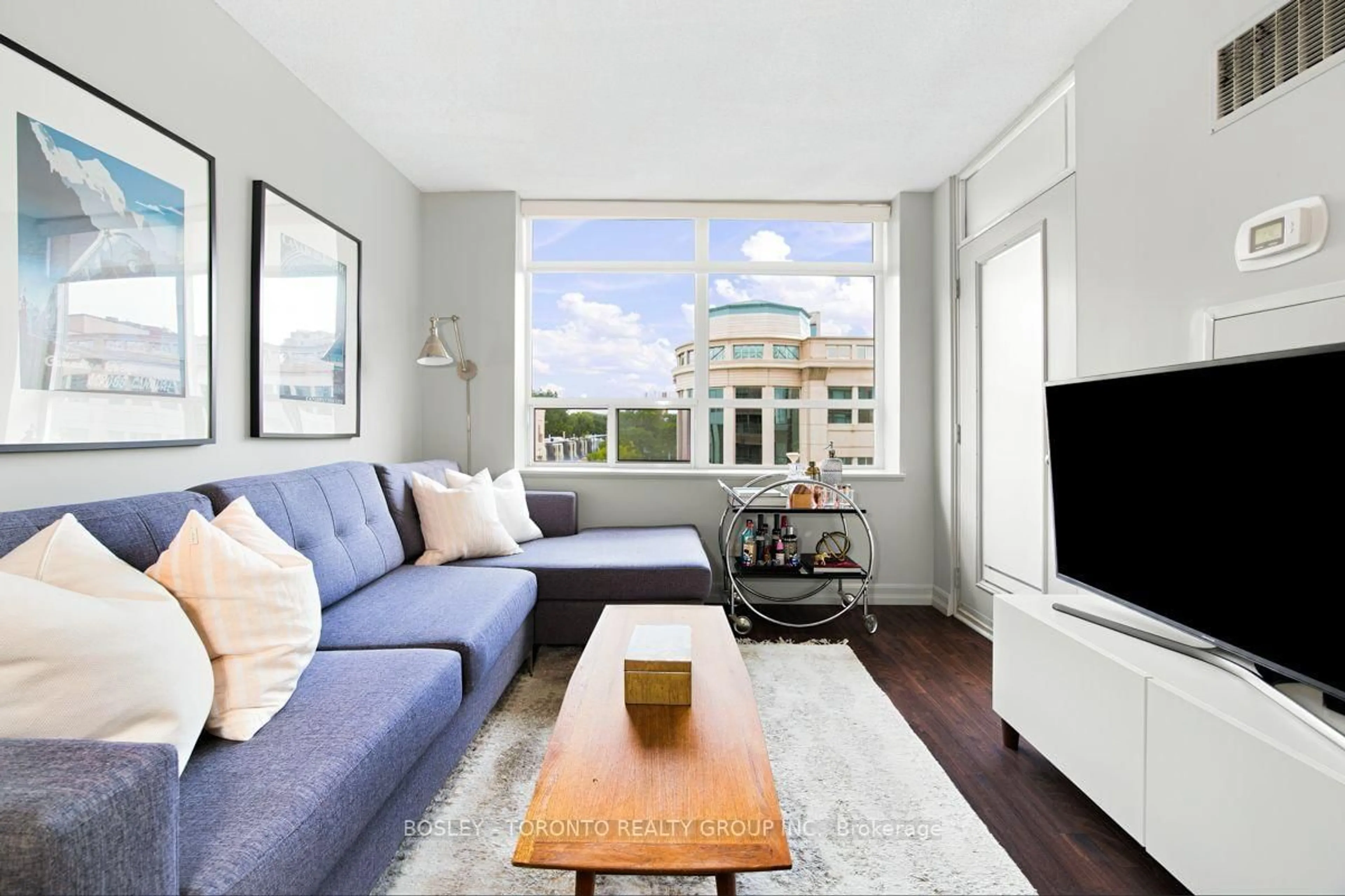 Living room with furniture, unknown for 5 Rosehill Ave #808, Toronto Ontario M4T 3A6