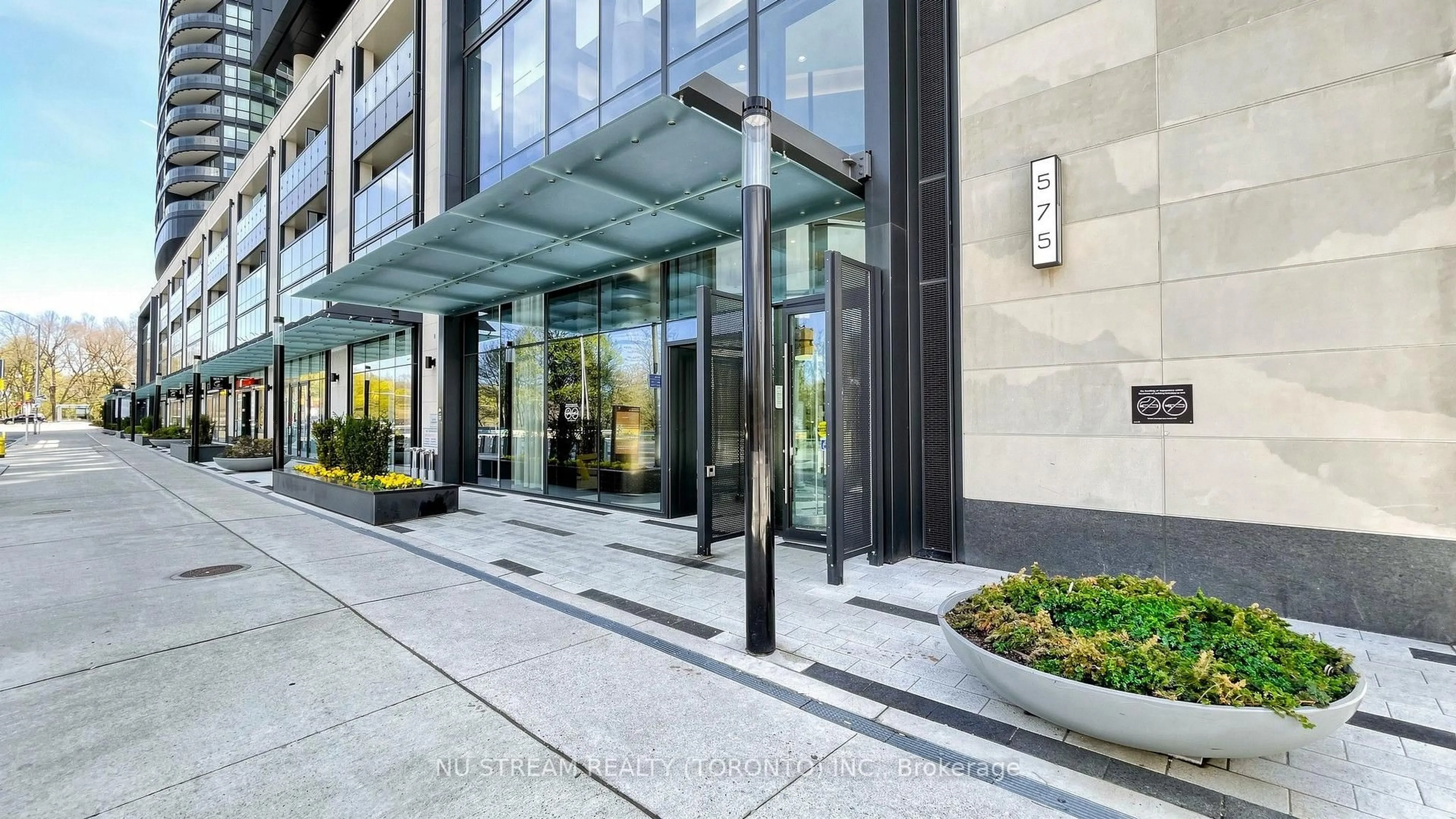 Unknown for 575 Bloor St #2708, Toronto Ontario M4W 0B2