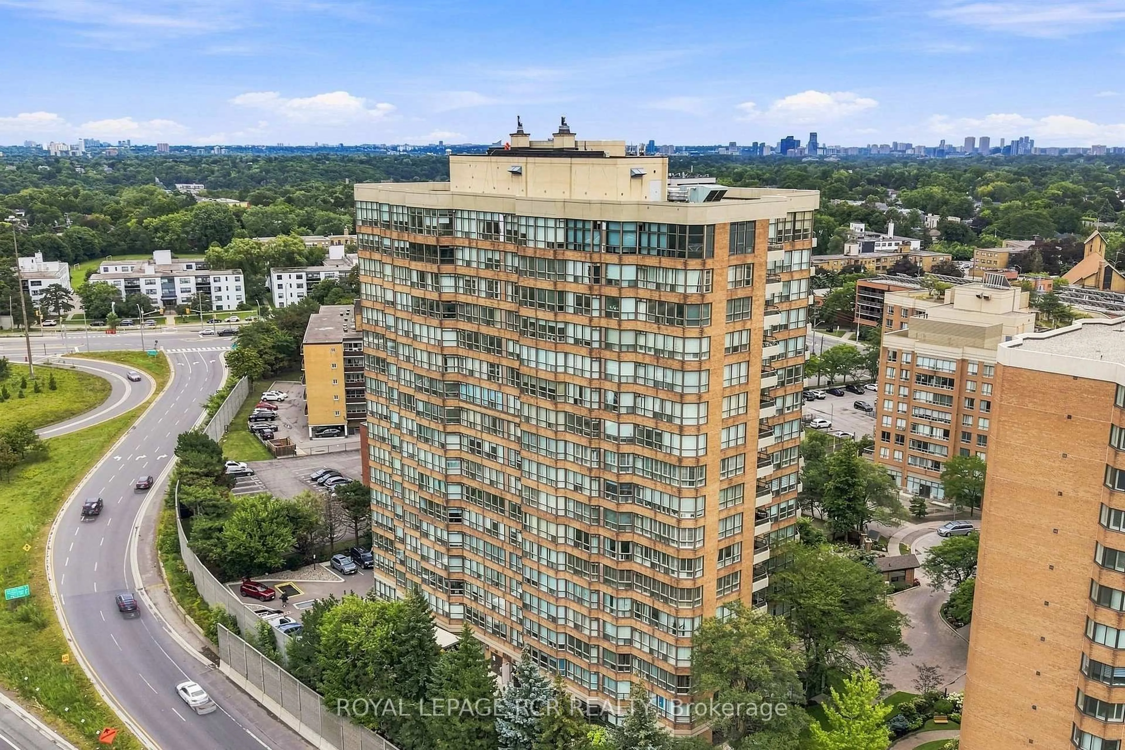 A pic from outside/outdoor area/front of a property/back of a property/a pic from drone, city buildings view from balcony for 268 Ridley Blvd #1016, Toronto Ontario M5M 4N3