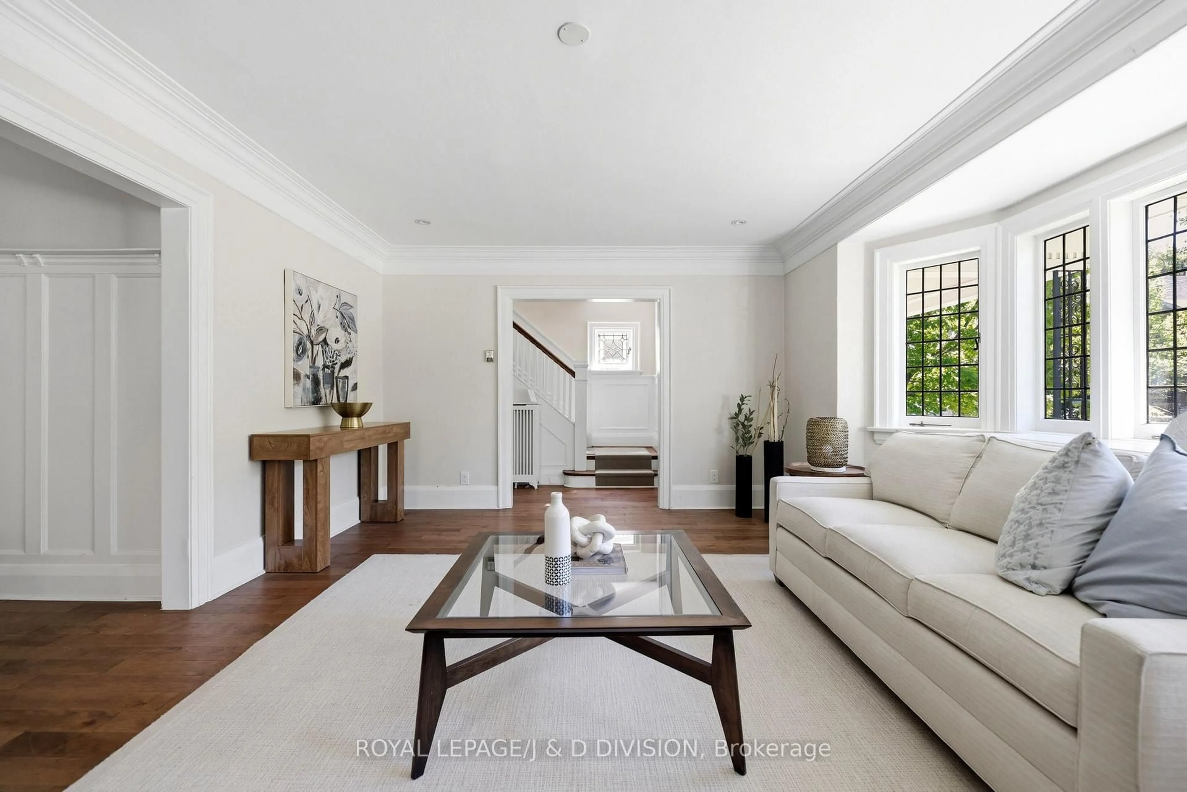 Living room with furniture, unknown for 102 Ridge Dr, Toronto Ontario M4T 1B8