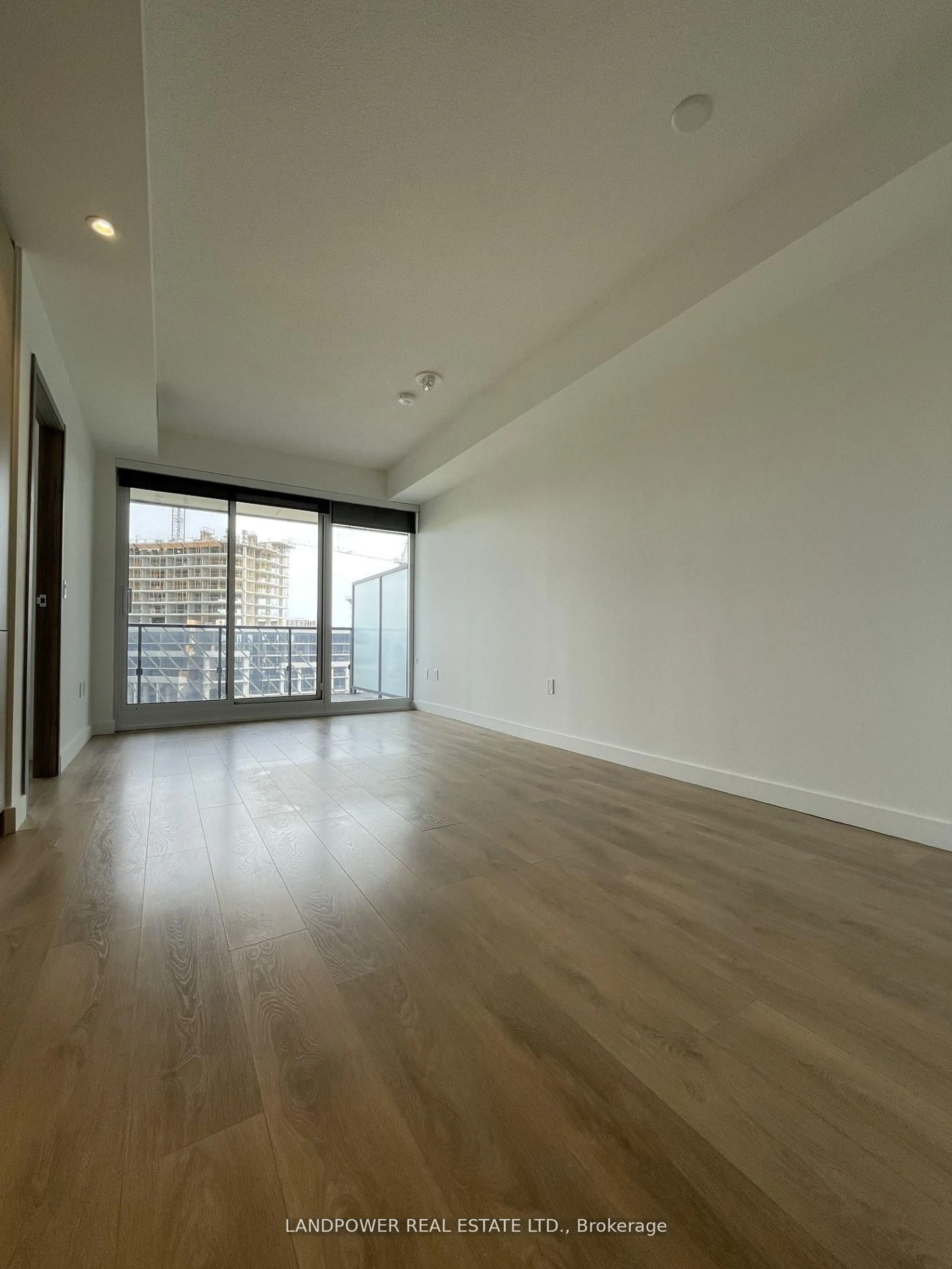 A pic of a room for 85 McMahon Dr #810, Toronto Ontario M2K 0H1