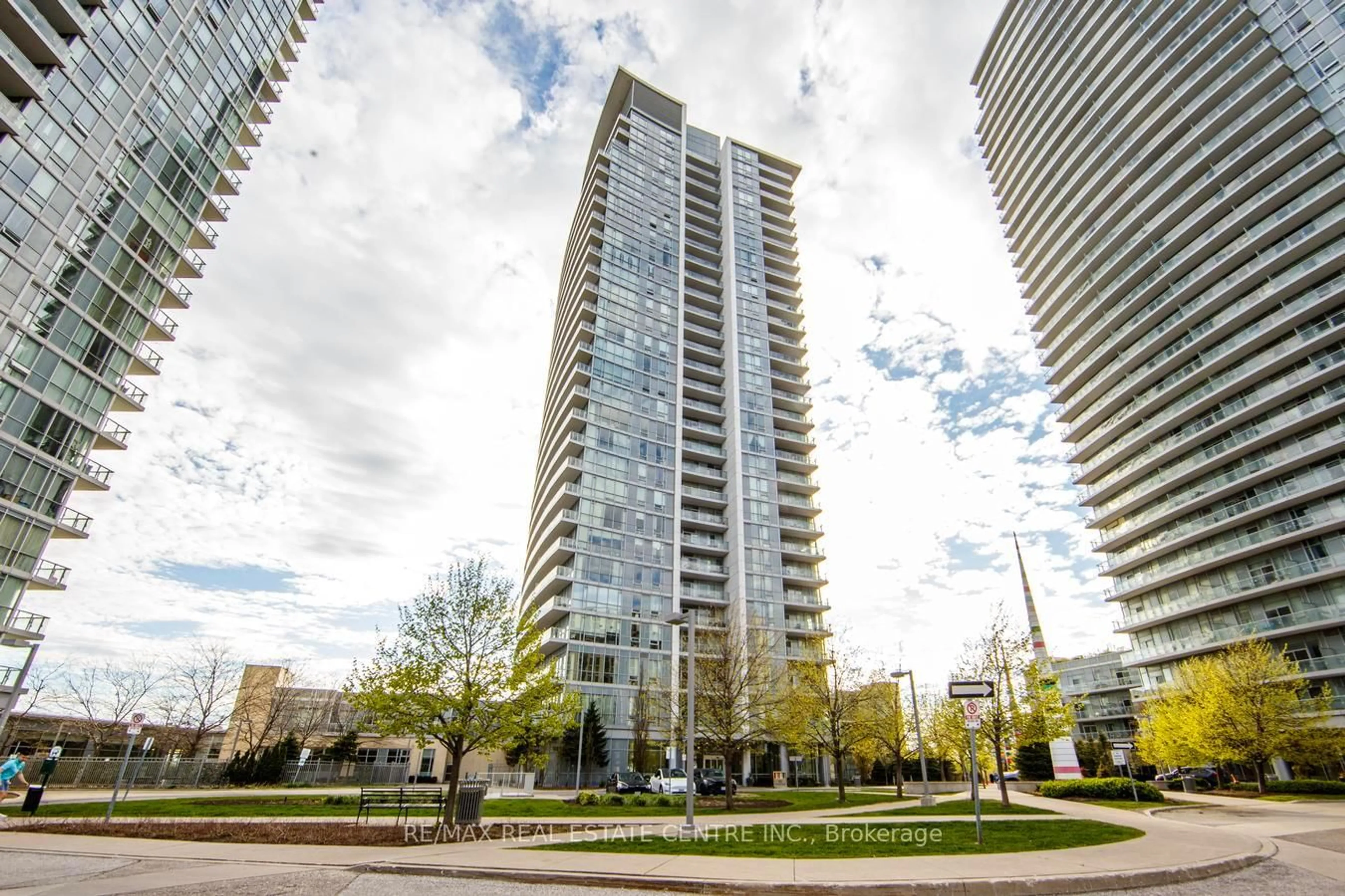 Patio, unknown for 66 Forest Manor Rd #2707, Toronto Ontario M2J 0B7