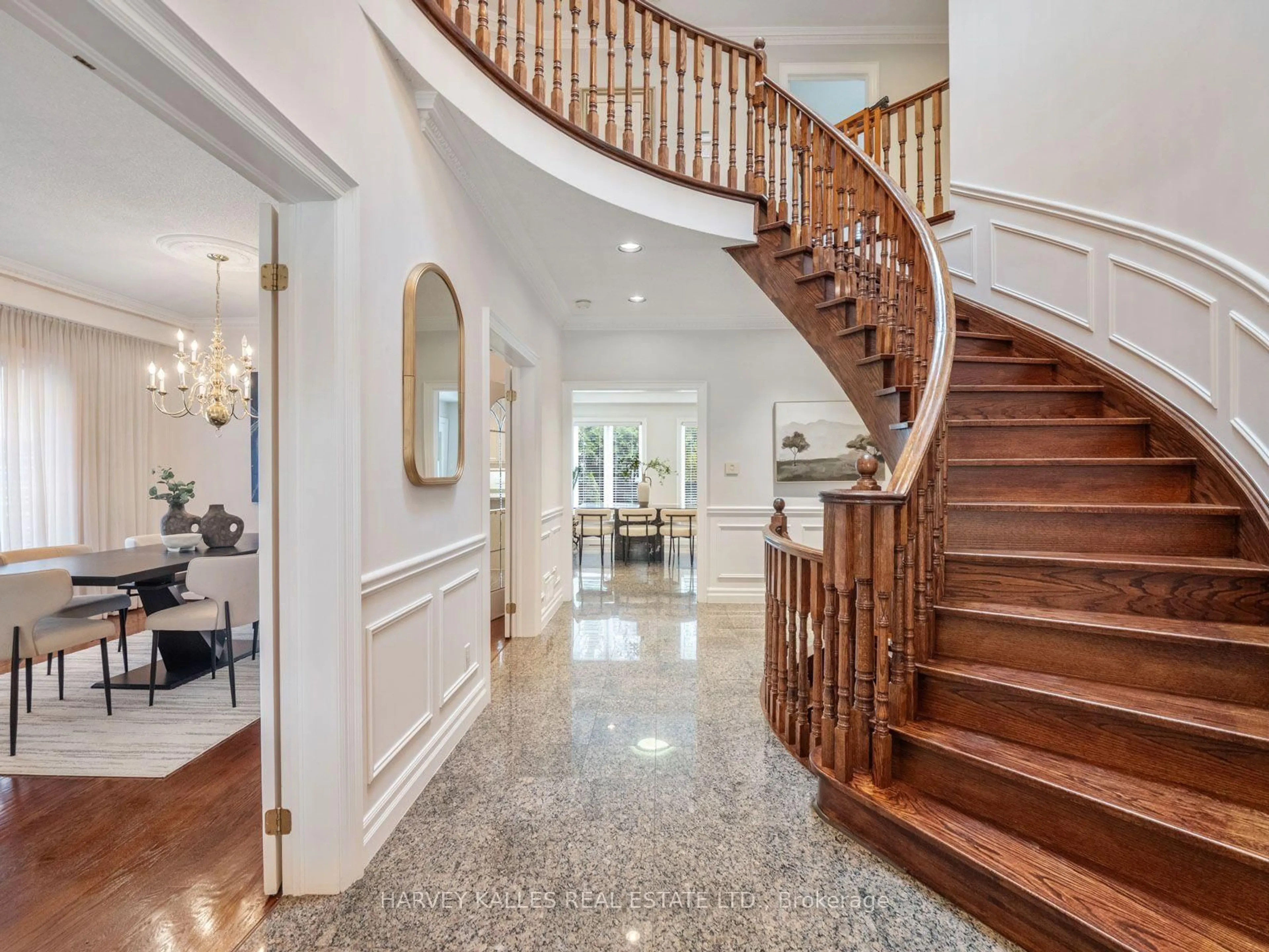 Indoor foyer for 3 Cicada Crt, Toronto Ontario M3B 1G4