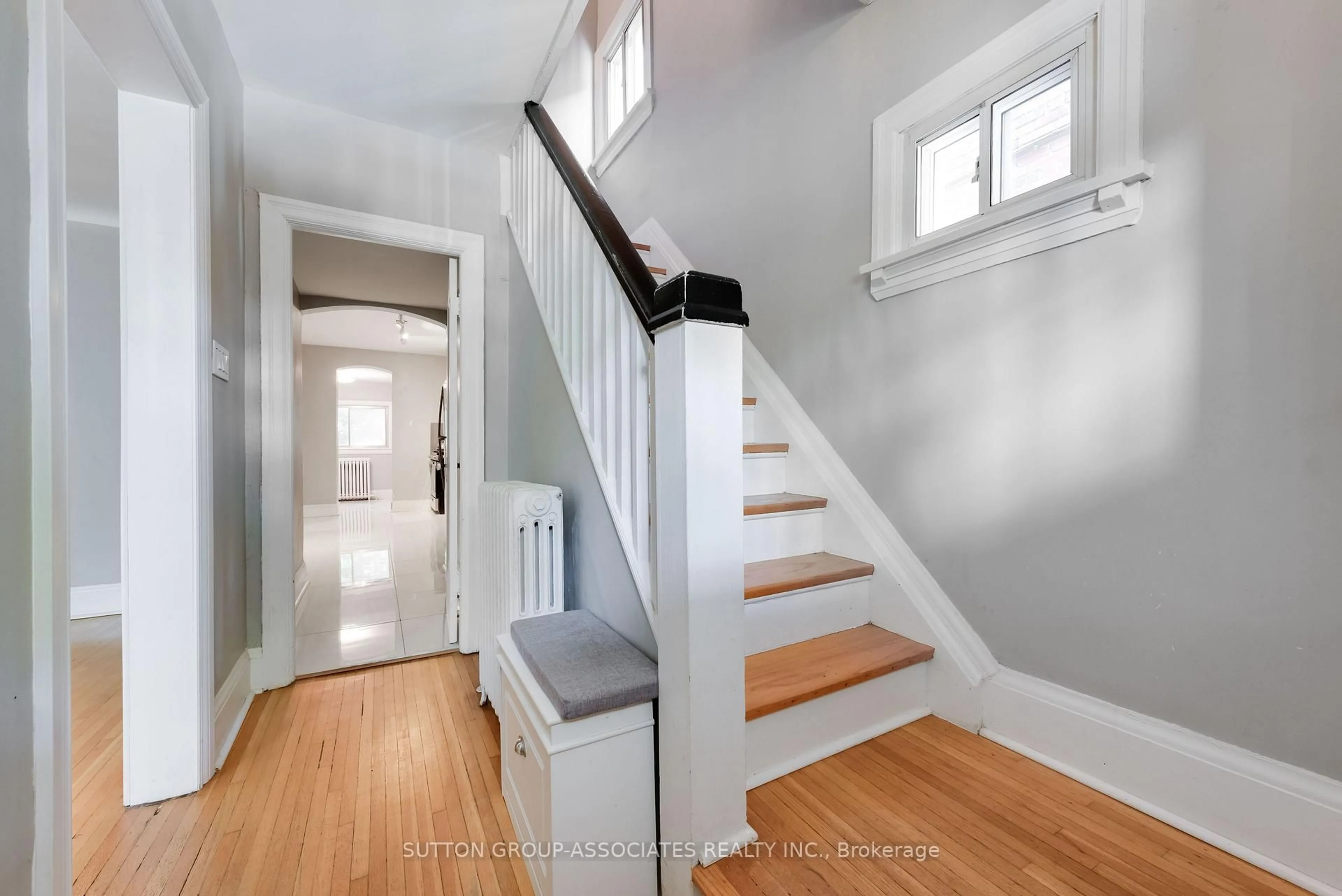 Indoor entryway for 76 St Annes Rd, Toronto Ontario M6J 3J9