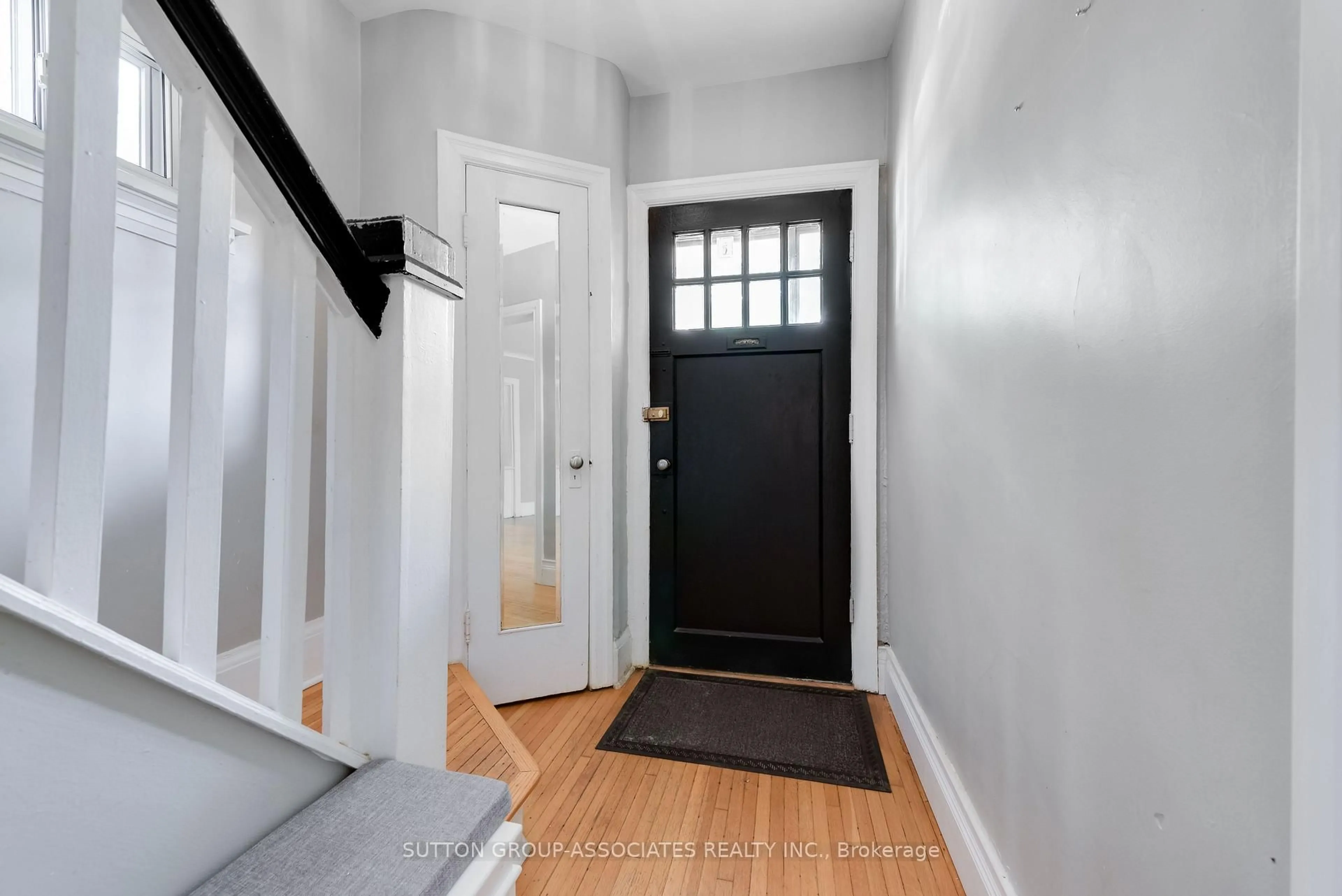 Indoor entryway for 76 St Annes Rd, Toronto Ontario M6J 3J9