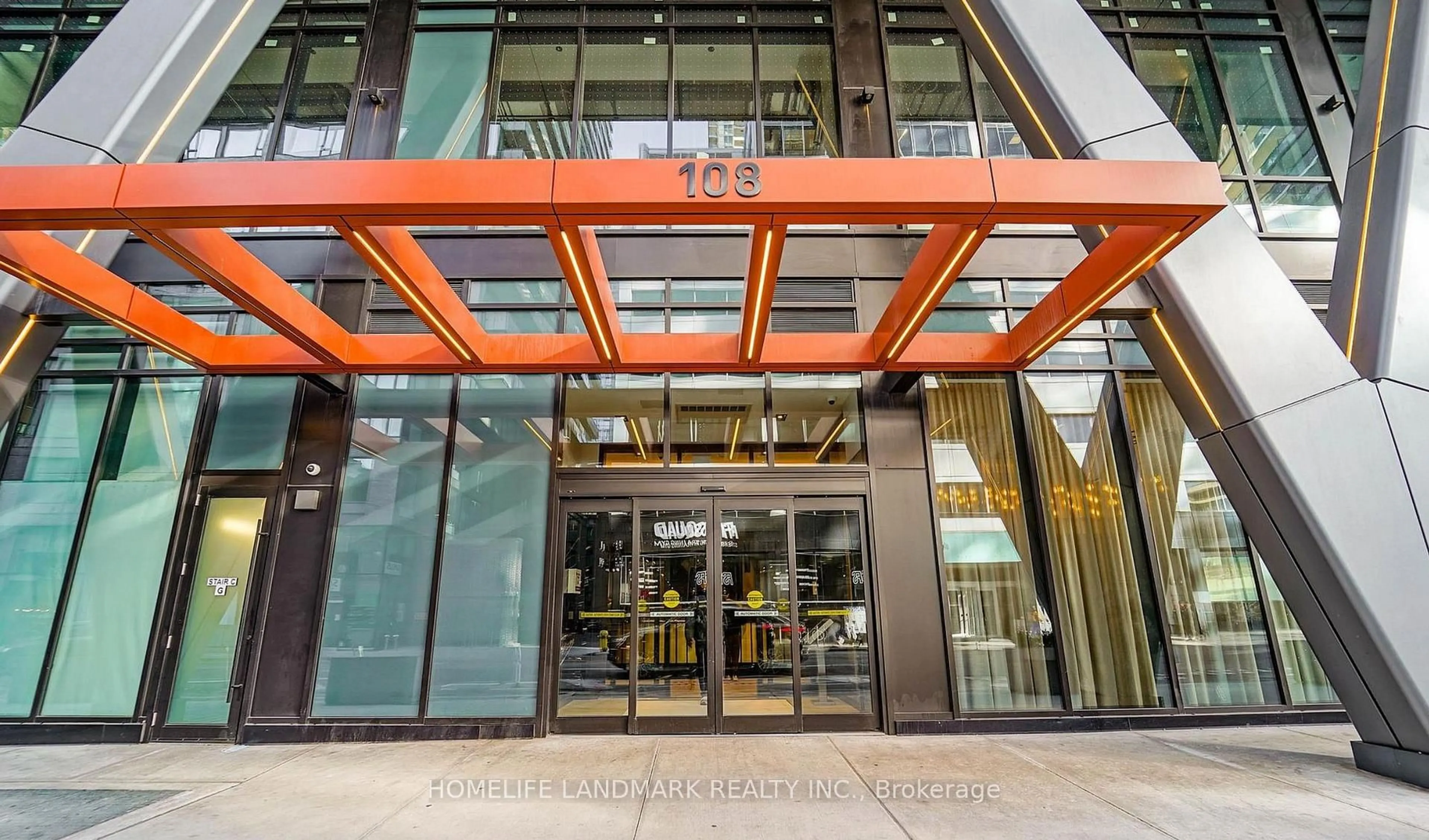 Indoor foyer for 108 Peter St #5002, Toronto Ontario M5V 0W2
