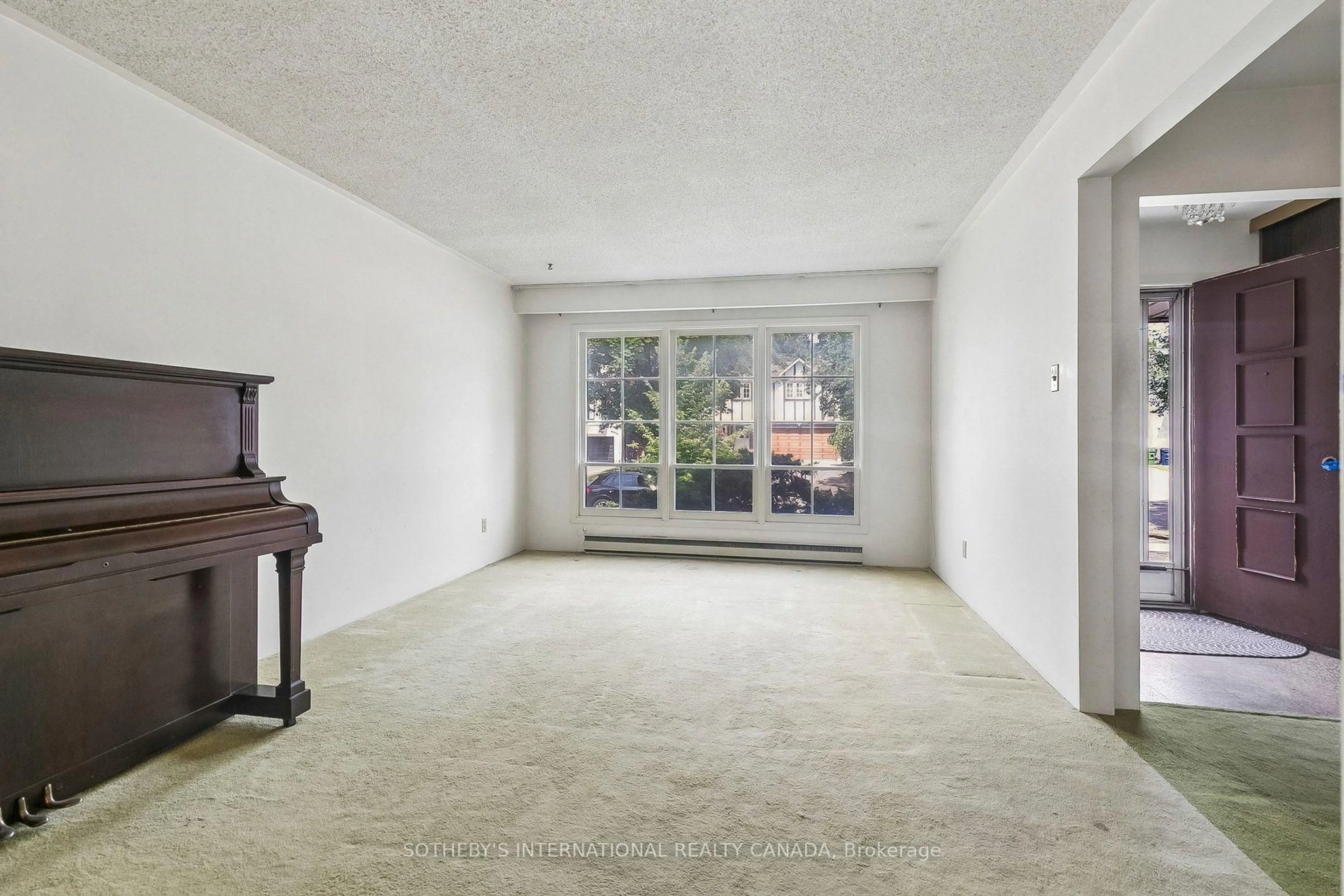 A pic of a room for 63 Cobblestone Dr, Toronto Ontario M2J 2X6