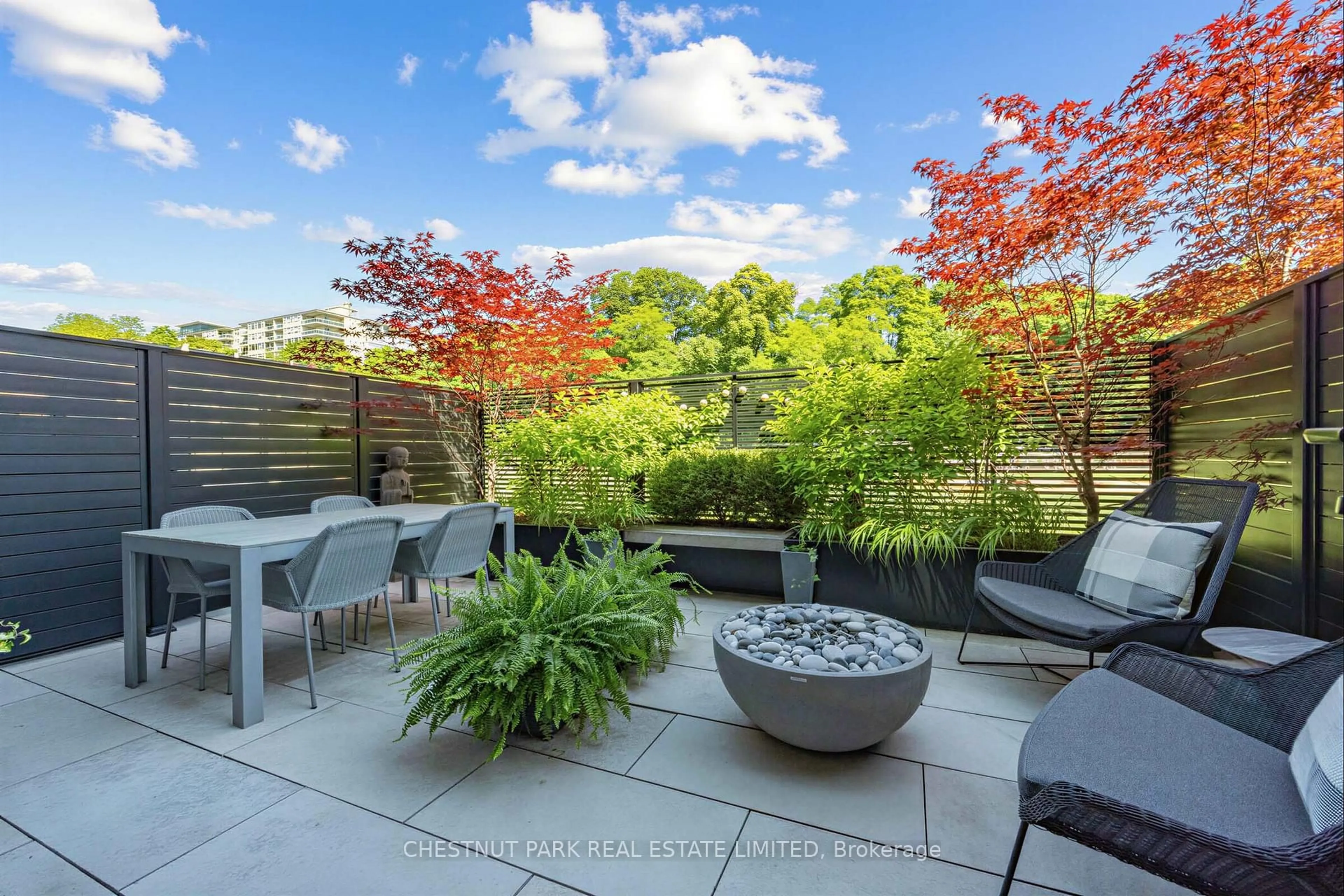 Patio, water/lake/river/ocean view for 29 Oaklands Ave, Toronto Ontario M4V 0A9