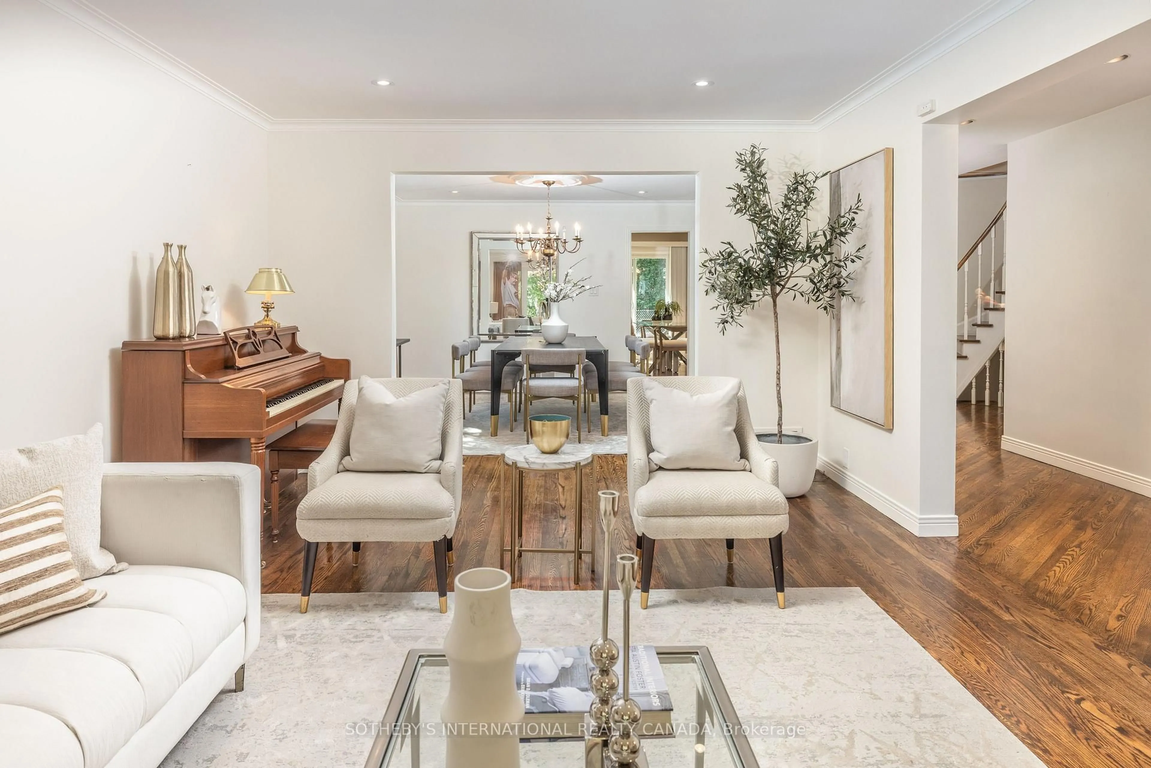 Living room with furniture, unknown for 25 Gossamer Ave, Toronto Ontario M2M 2X3