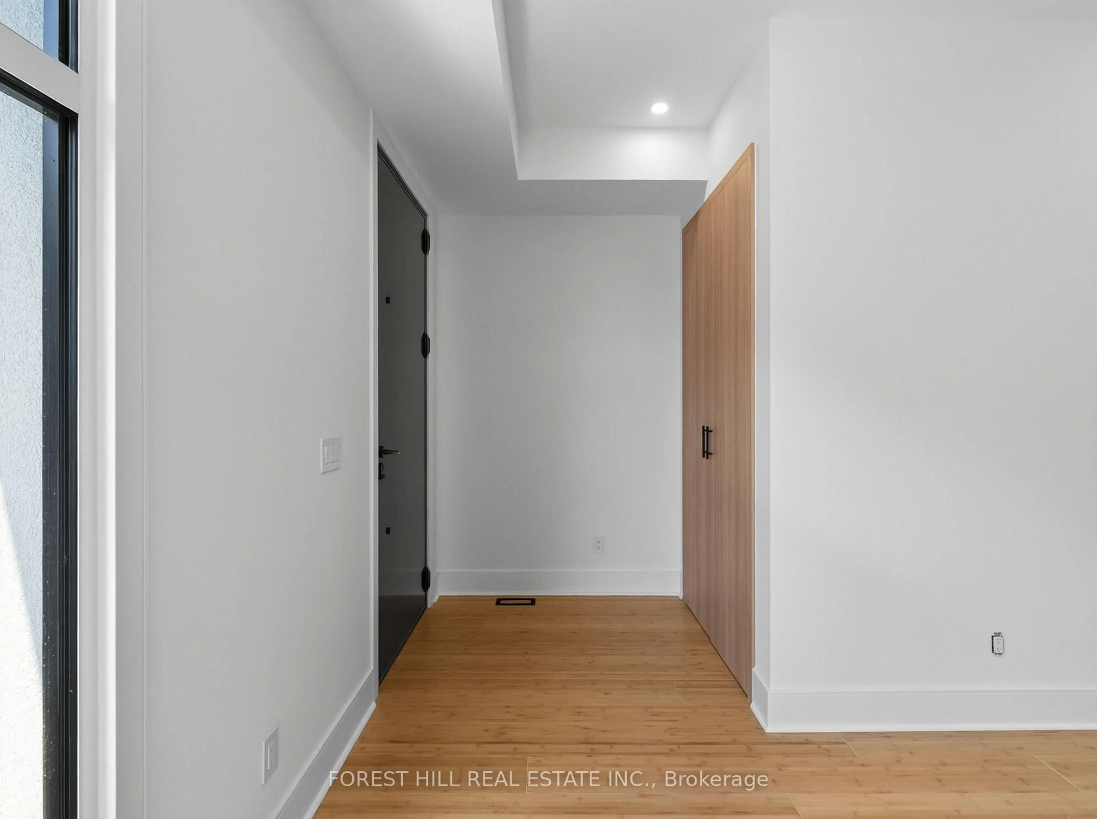 Indoor entryway for 207 Robina Ave, Toronto Ontario M6C 3Y9