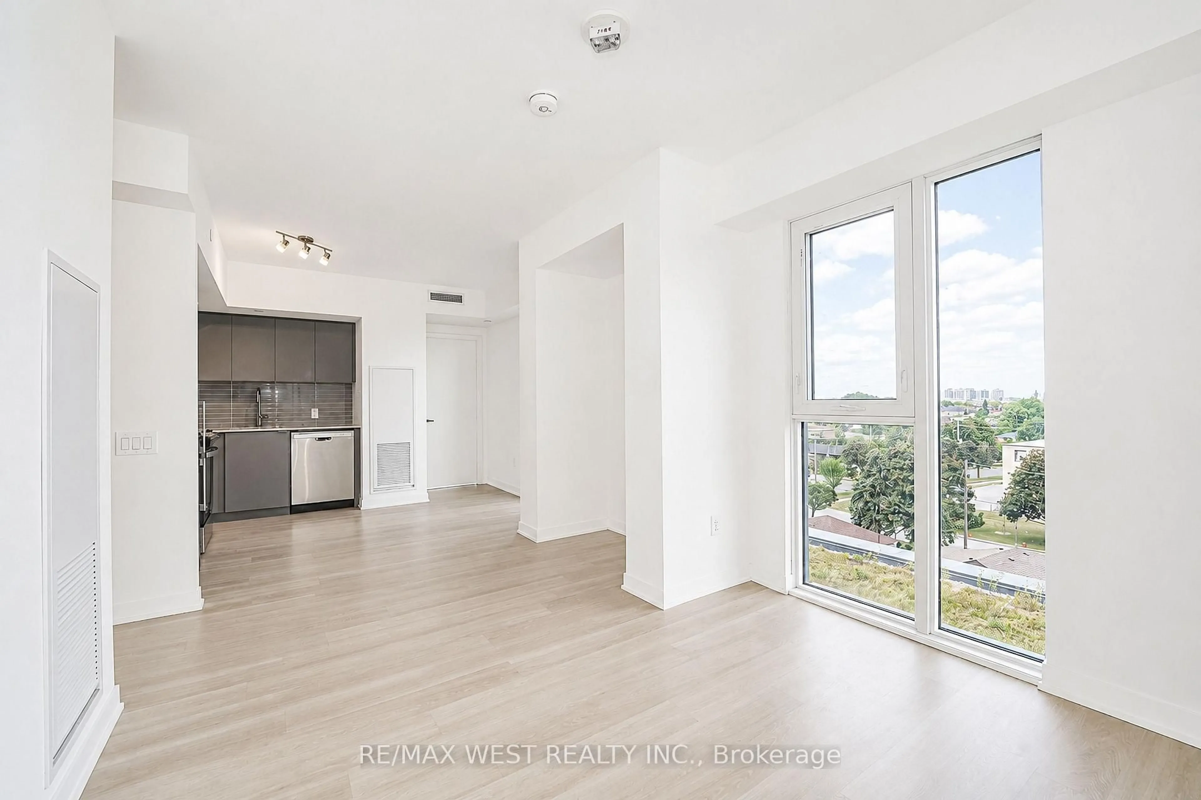 Unknown for 500 Wilson Ave #721, Toronto Ontario M3H 5Y9