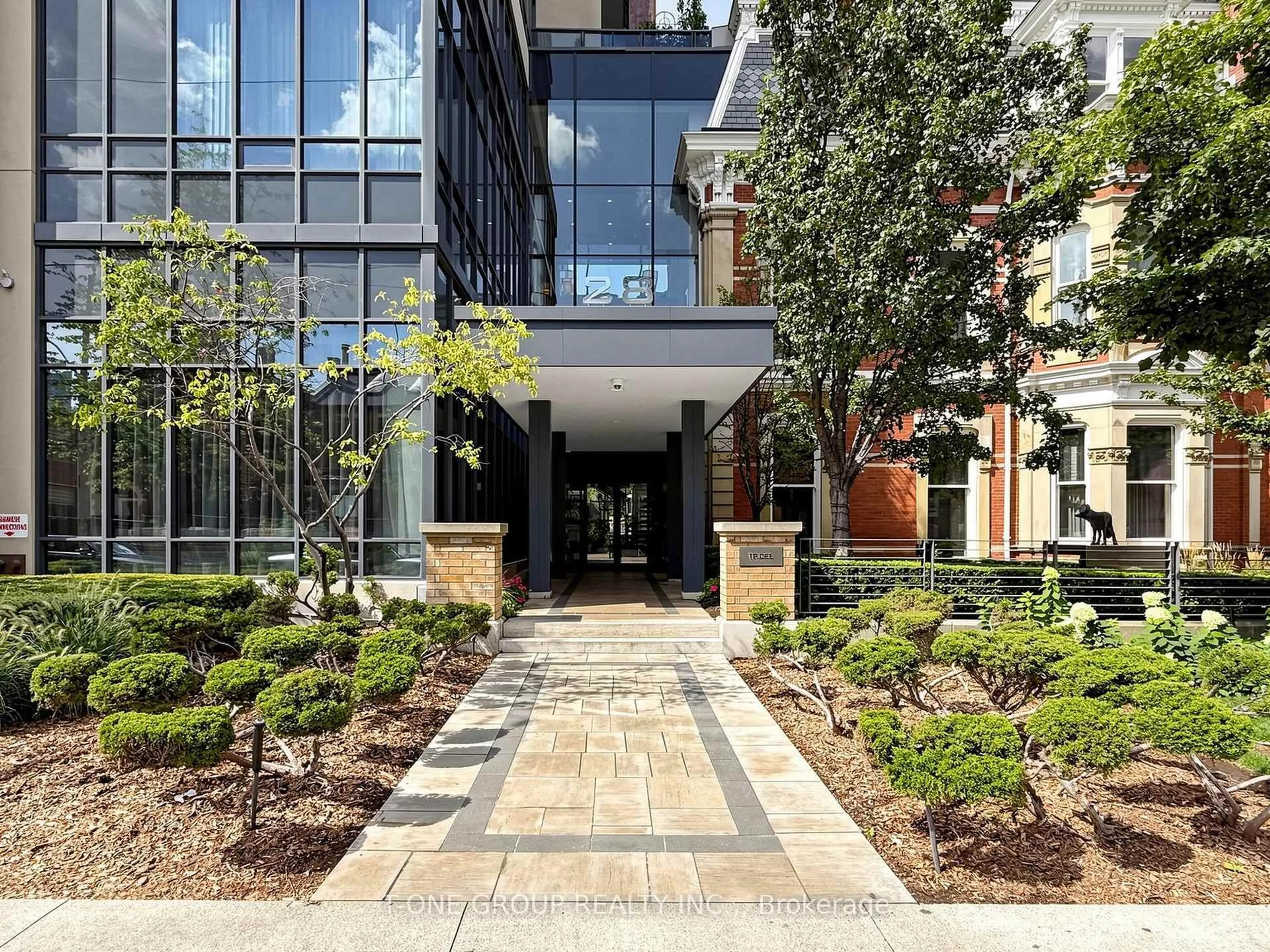 Indoor foyer for 28 Linden St #1707, Toronto Ontario M4Y 0A4