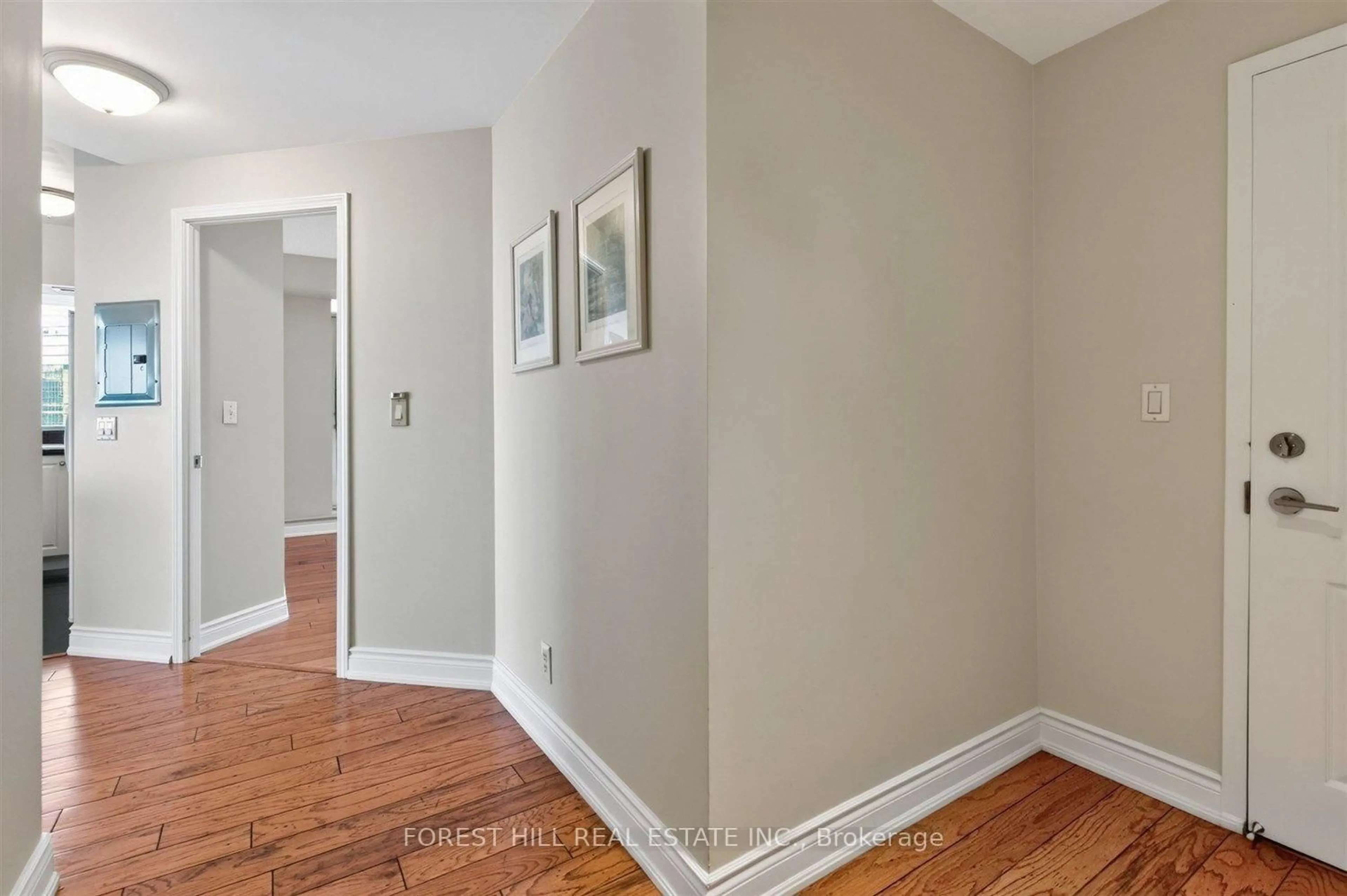Unknown for 20 Collier St #903, Toronto Ontario M4W 3Y4