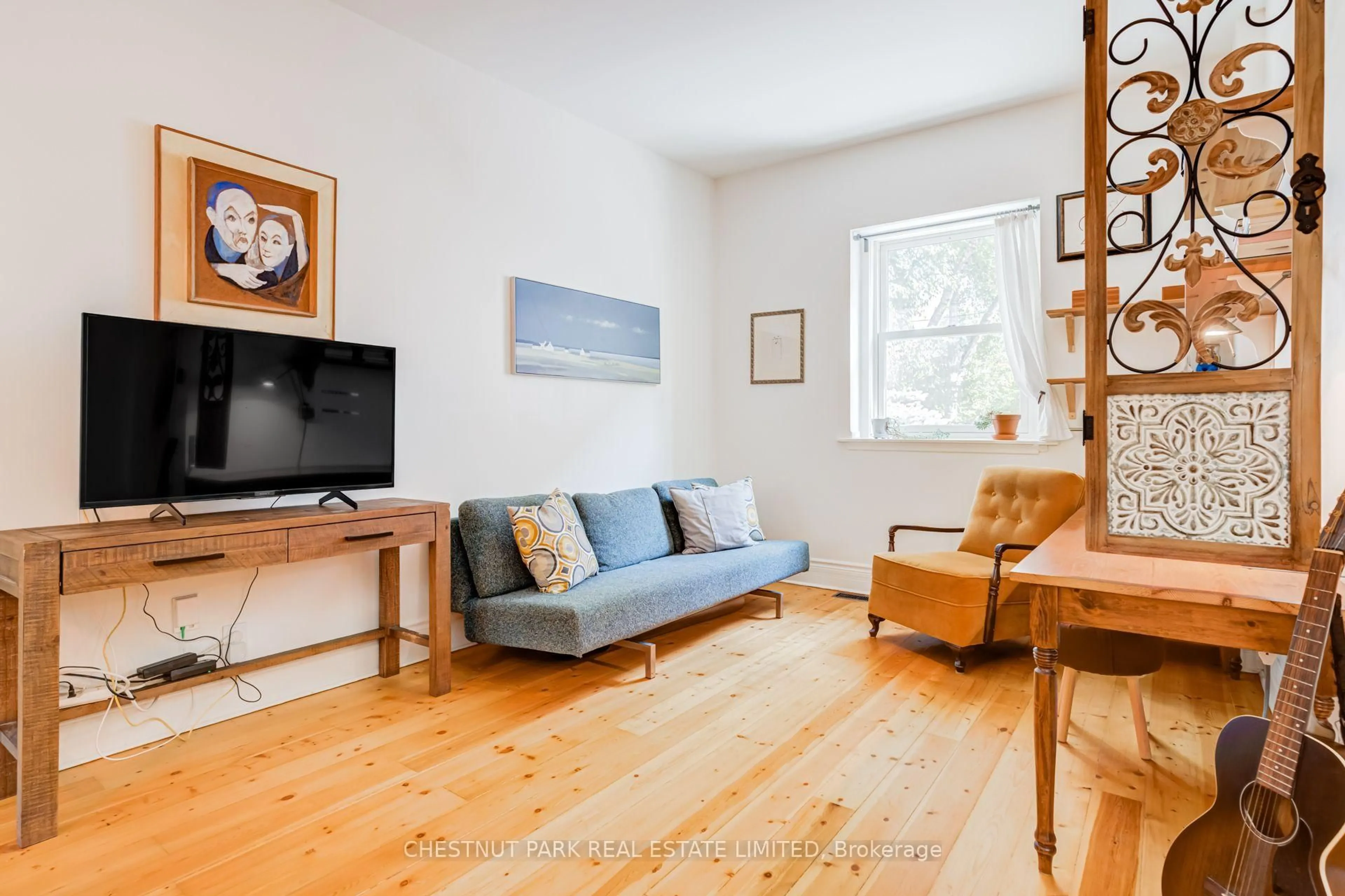 Living room with furniture, unknown for 10 Sackville Pl, Toronto Ontario M4X 1A4