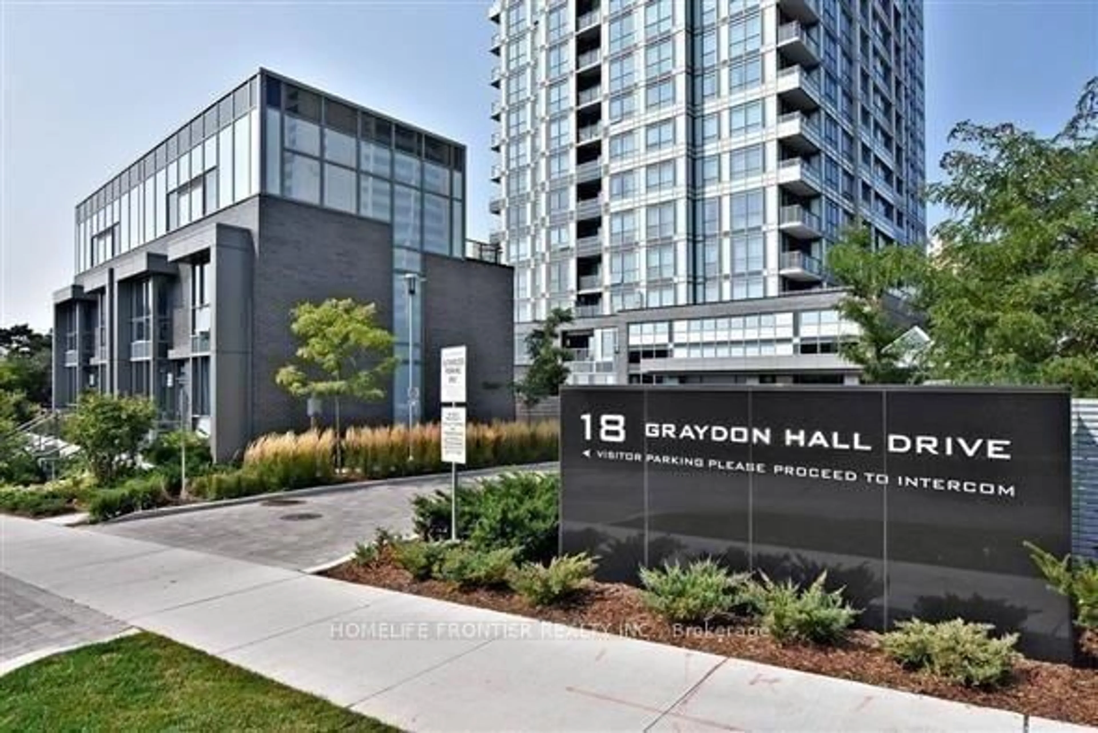 Indoor foyer for 18 Graydon Hall Dr #2211, Toronto Ontario M3A 2Z9
