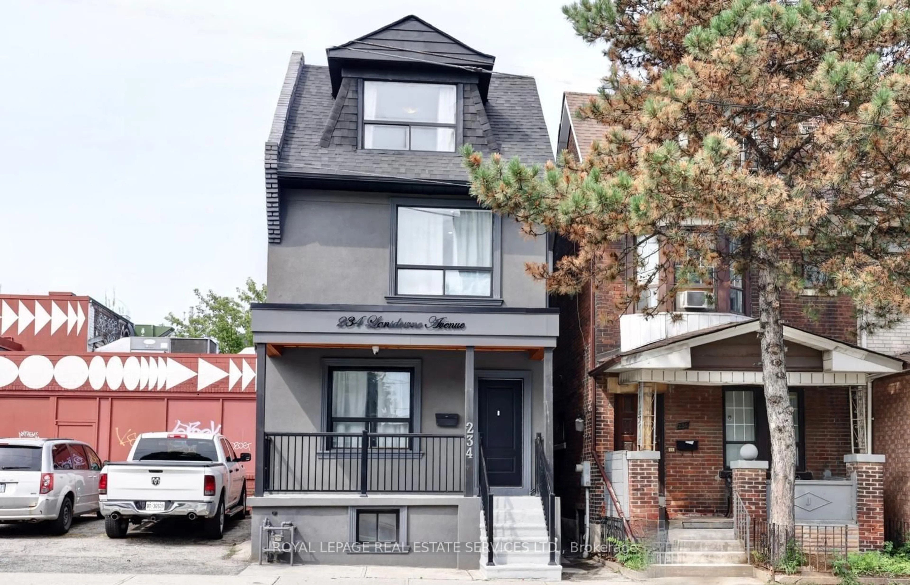 Home with brick exterior material, street for 234 Lansdowne Ave, Toronto Ontario M6K 2W4