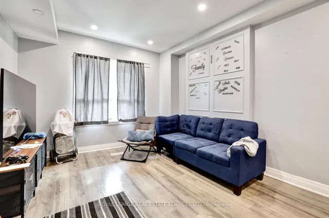 234 Lansdowne Ave, Toronto 5