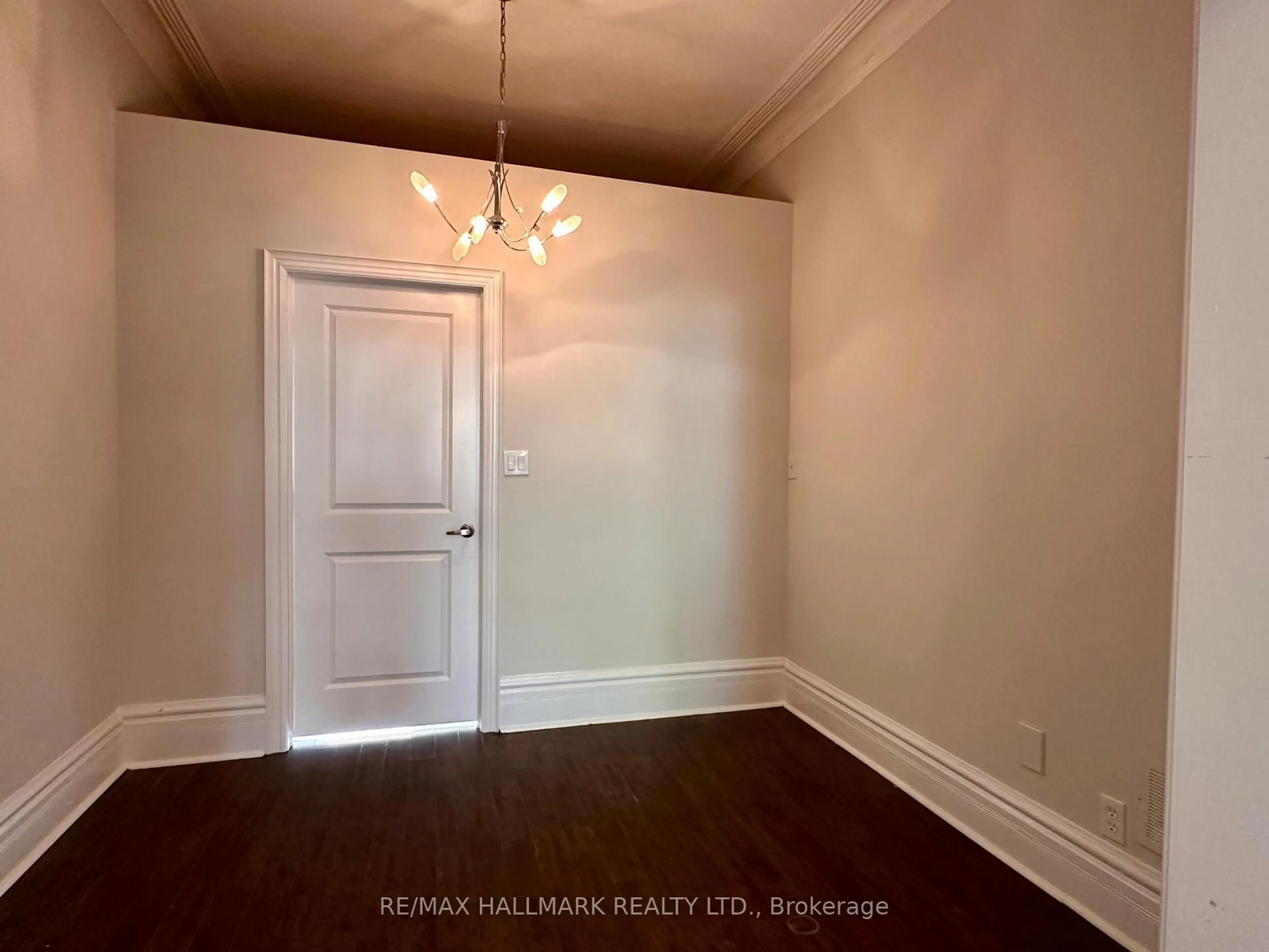 A pic of a room for 128 Brunswick Ave, Toronto Ontario M5S 2M2