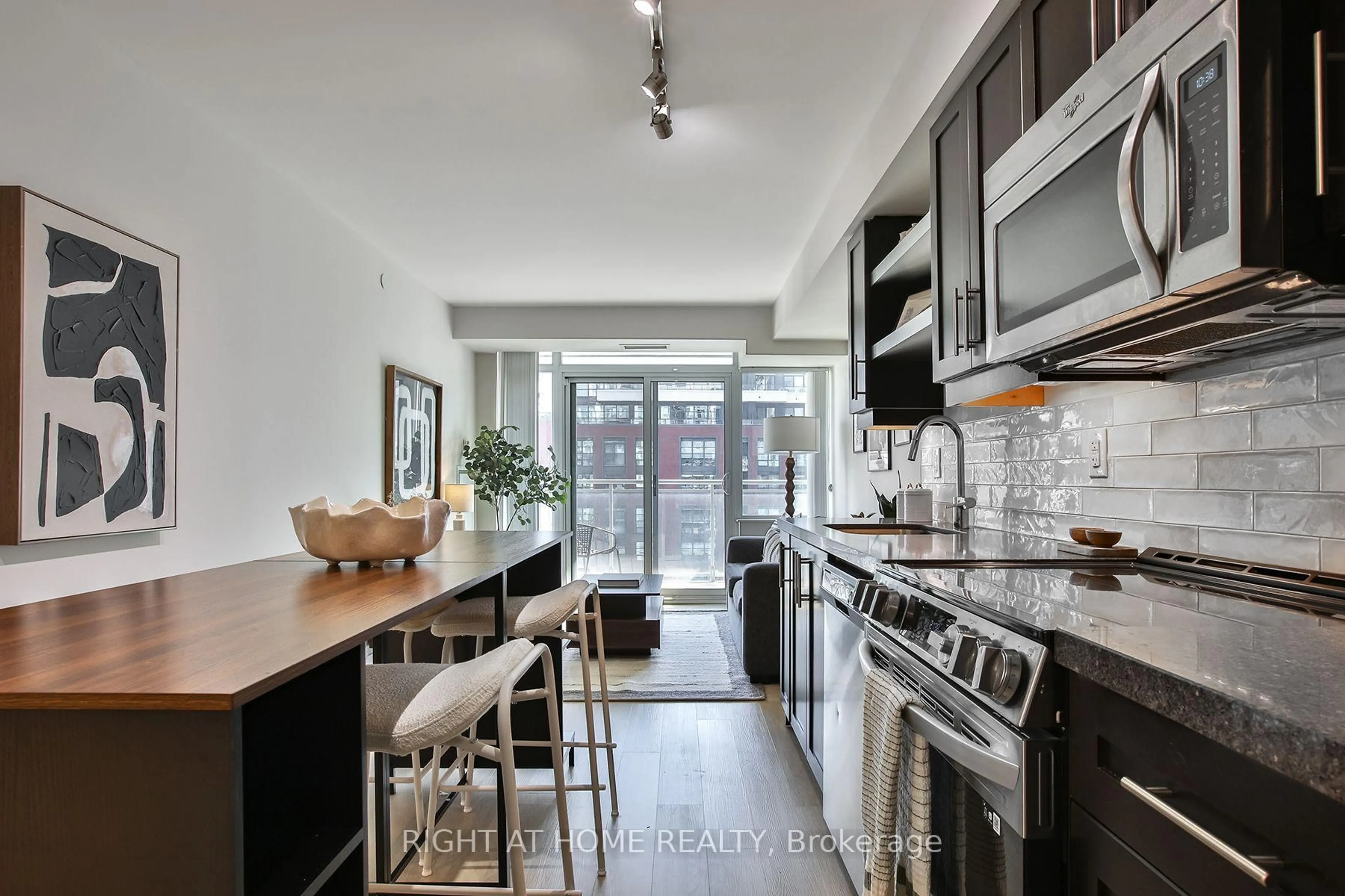 Open concept kitchen, unknown for 525 Adelaide St #1623, Toronto Ontario M5V 0N7