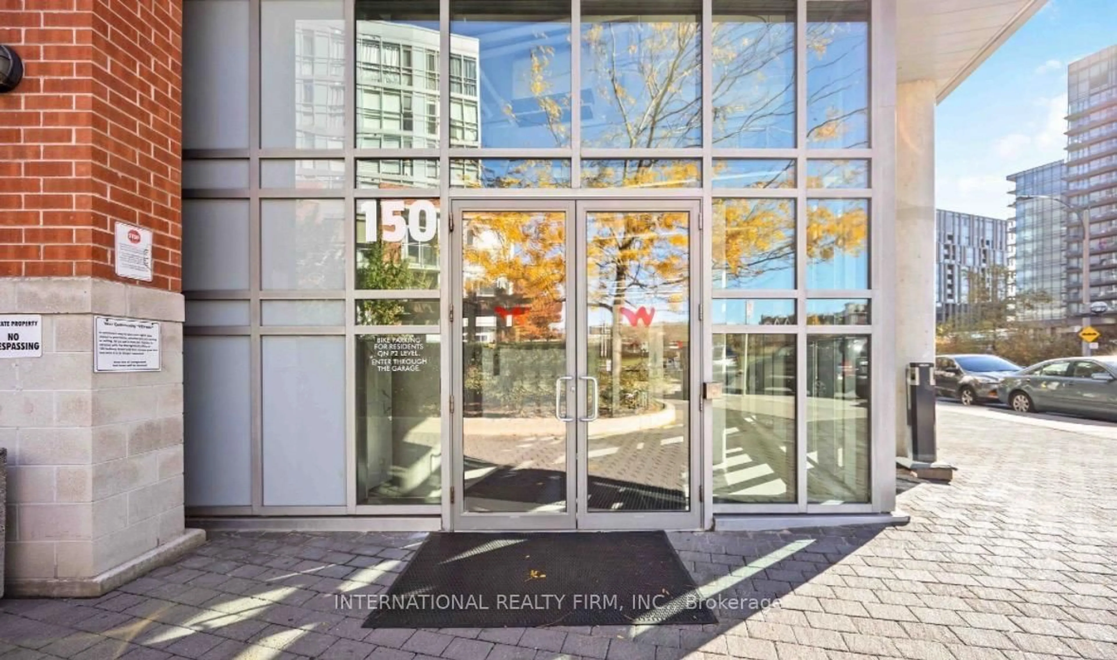 Indoor foyer for 150 Sudbury St #1613, Toronto Ontario M6J 3S8