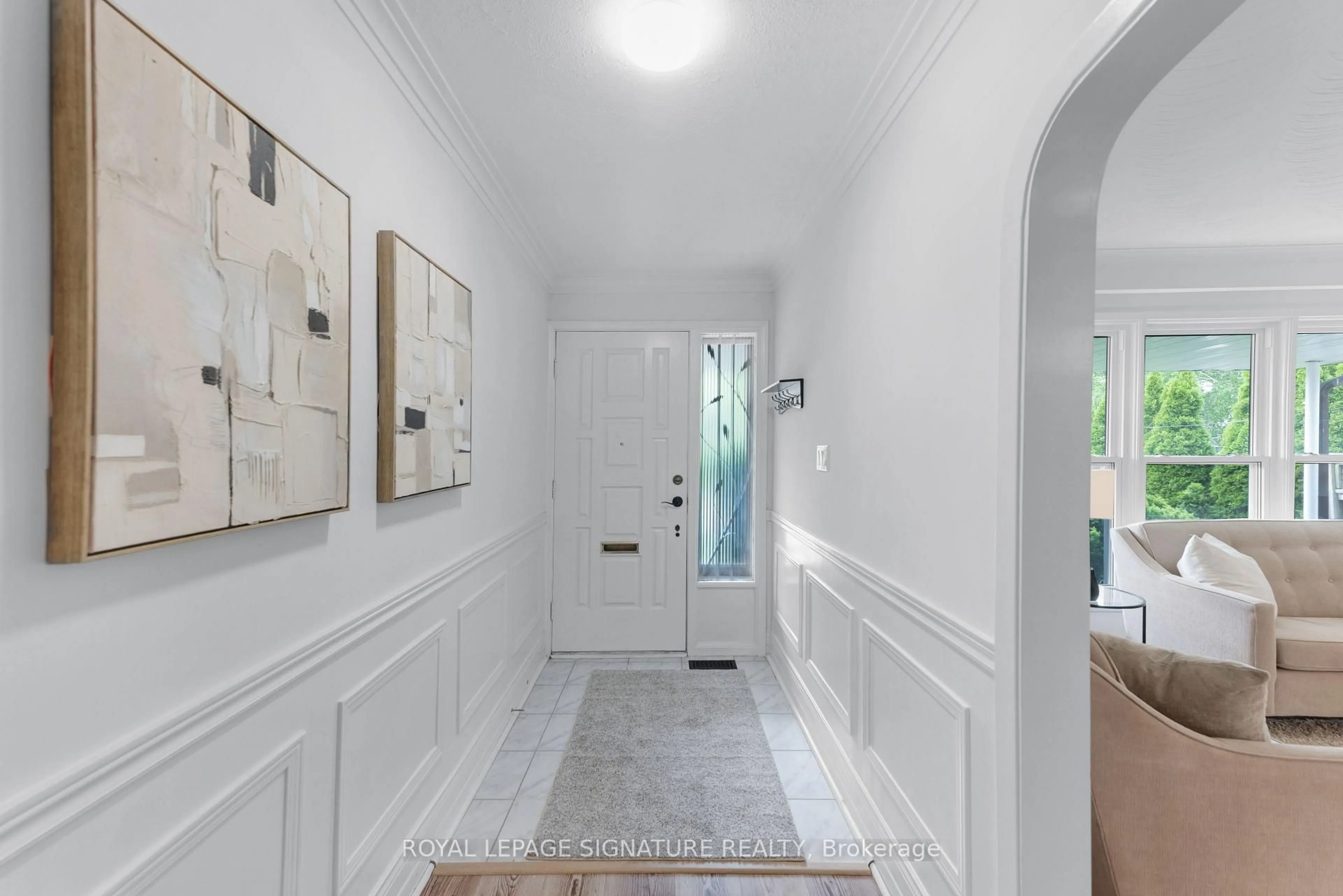 Indoor entryway for 43 Viamede Cres, Toronto Ontario M2K 2A7