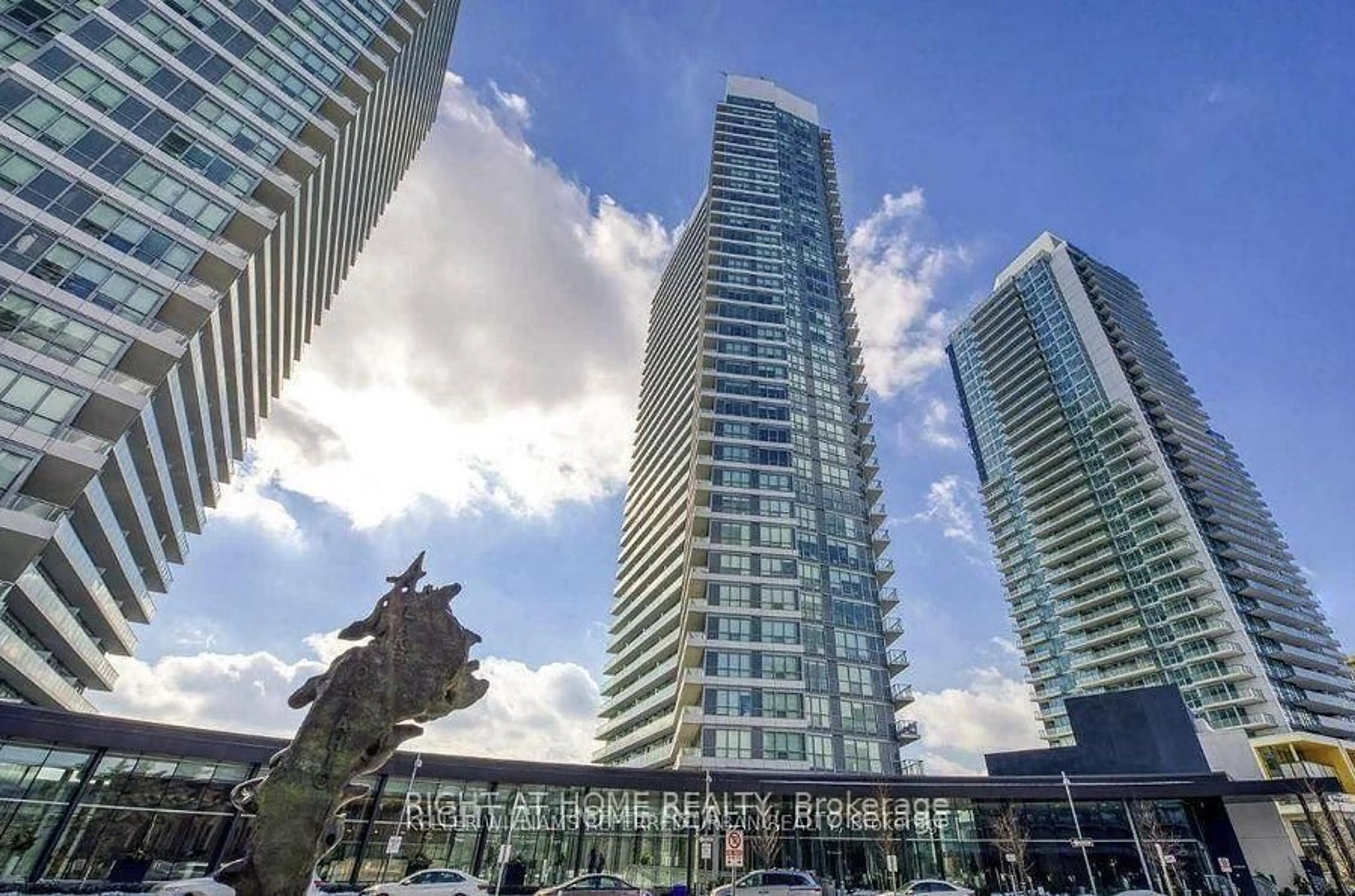 Indoor foyer for 115 McMahon Dr #1005, Toronto Ontario M2K 0E3