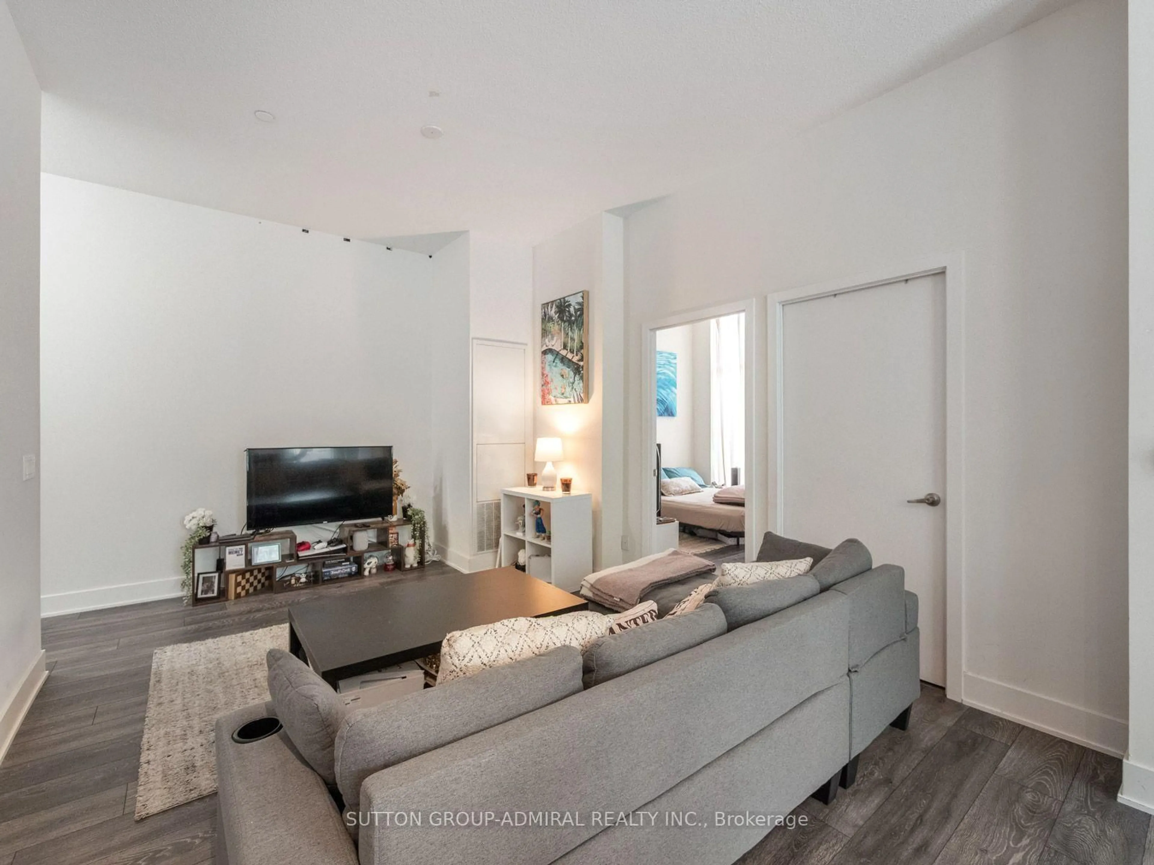 Living room with furniture, unknown for 188 Fairview Mall Dr #101, Toronto Ontario M2J 4T1