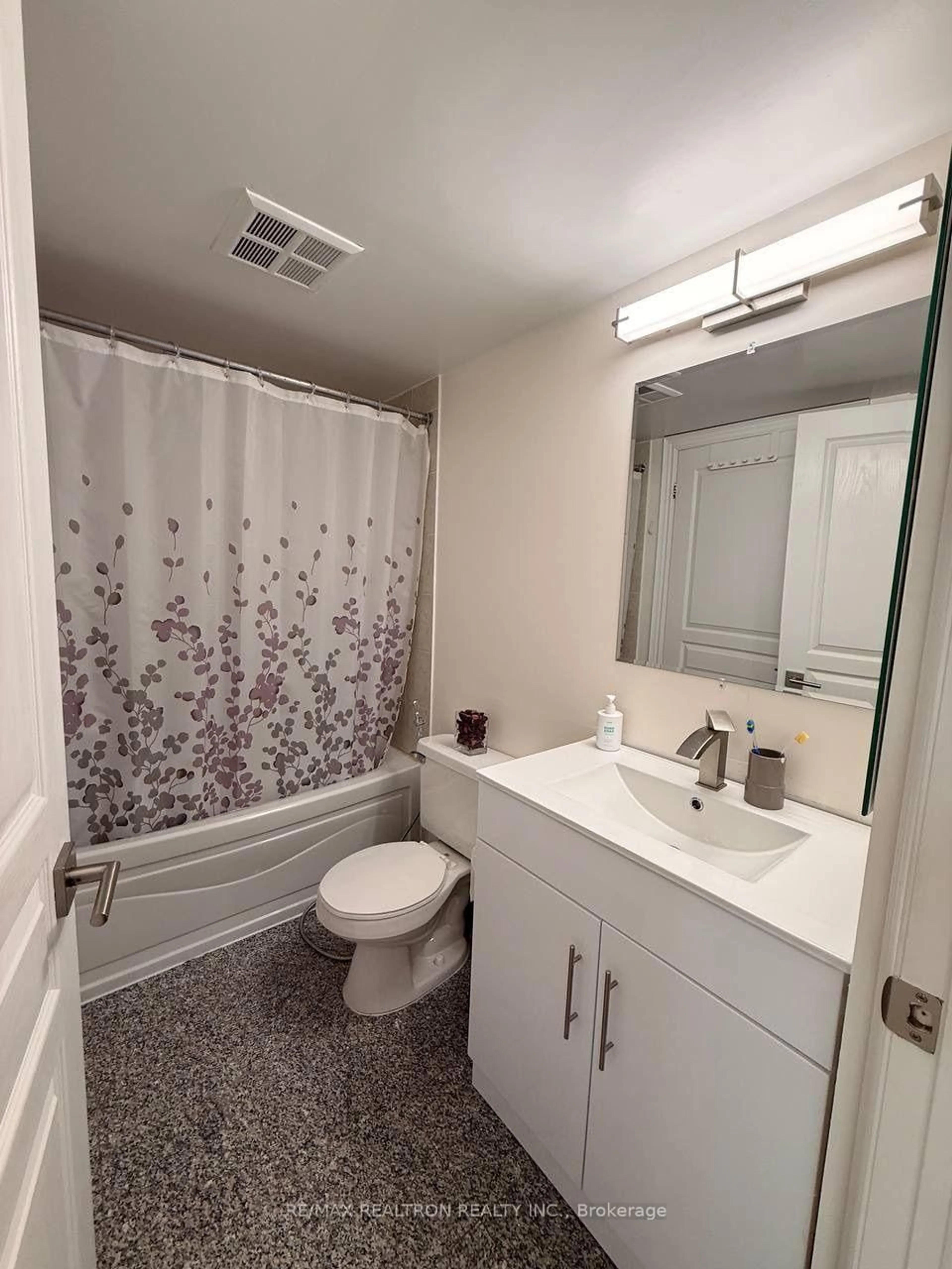 Standard bathroom, unknown for 10 Northtown Way #2409, Toronto Ontario M2N 7L4