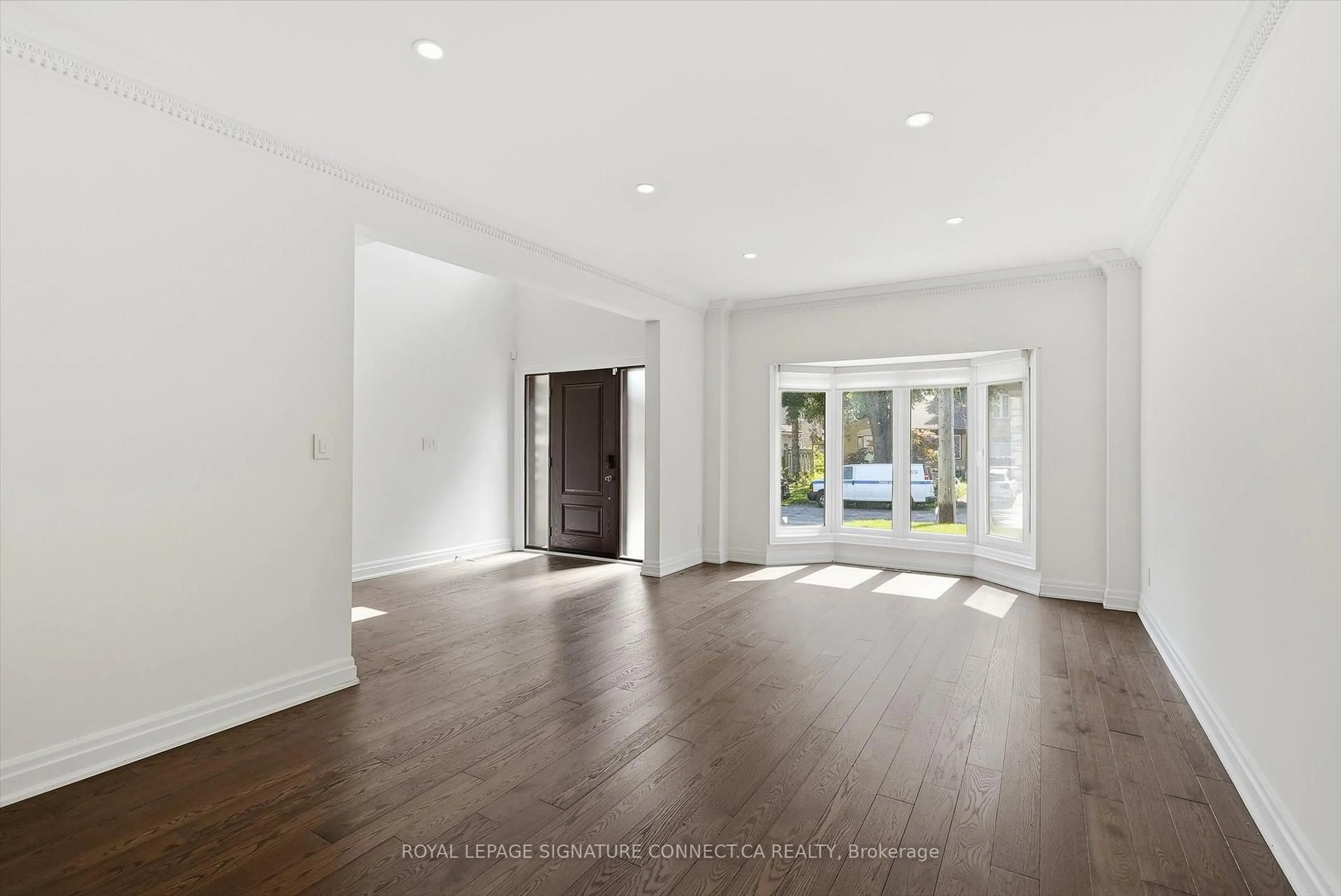 Indoor entryway for 6 Lailey Cres, Toronto Ontario M2N 4G9