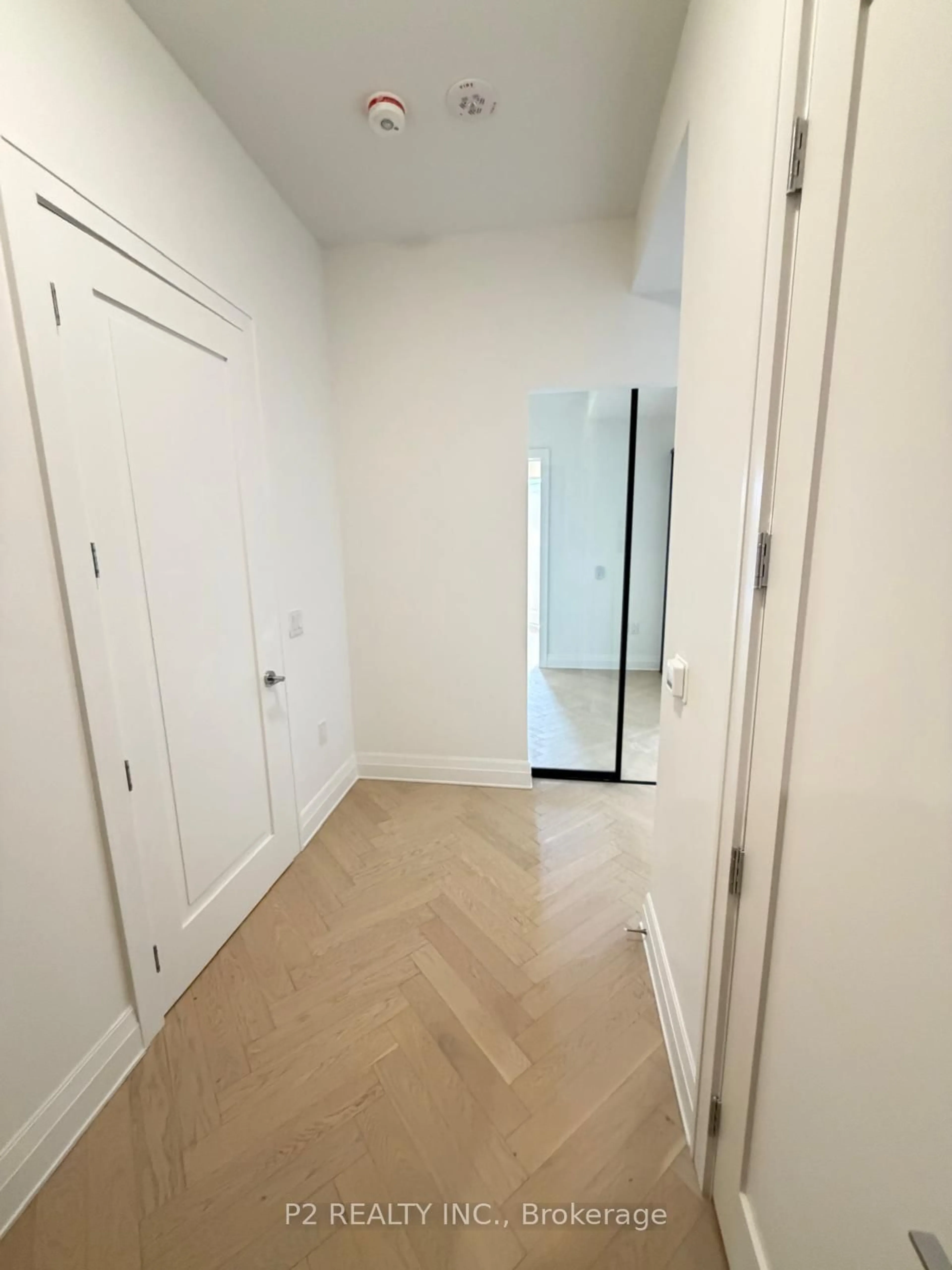 A pic of a room for 2 Forest Hill Rd #310, Toronto Ontario M4V 2L3