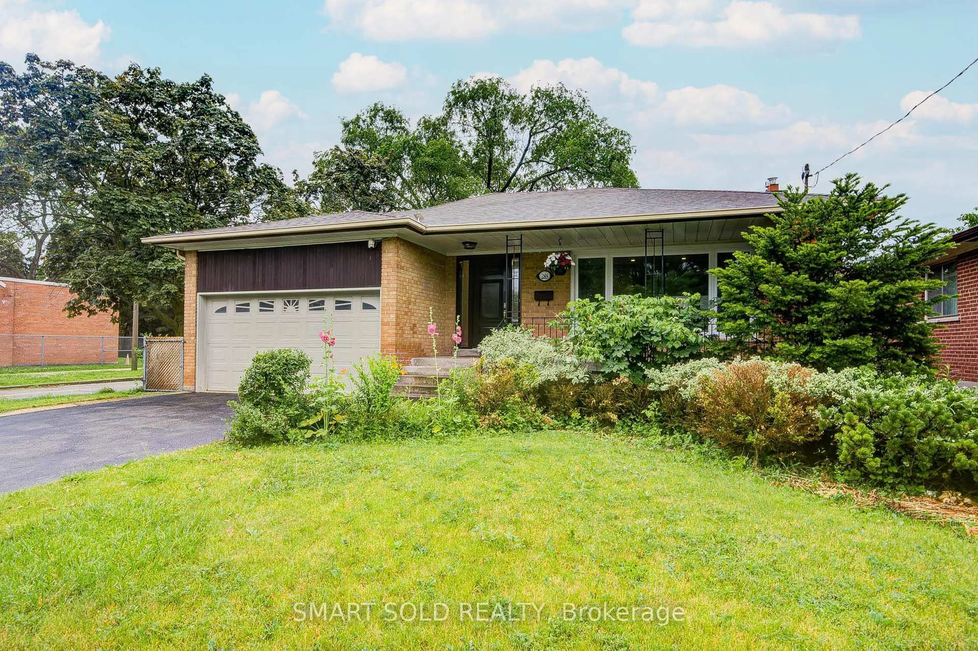 Home with brick exterior material, street for 285 Churchill Ave, Toronto Ontario M2R 1E5