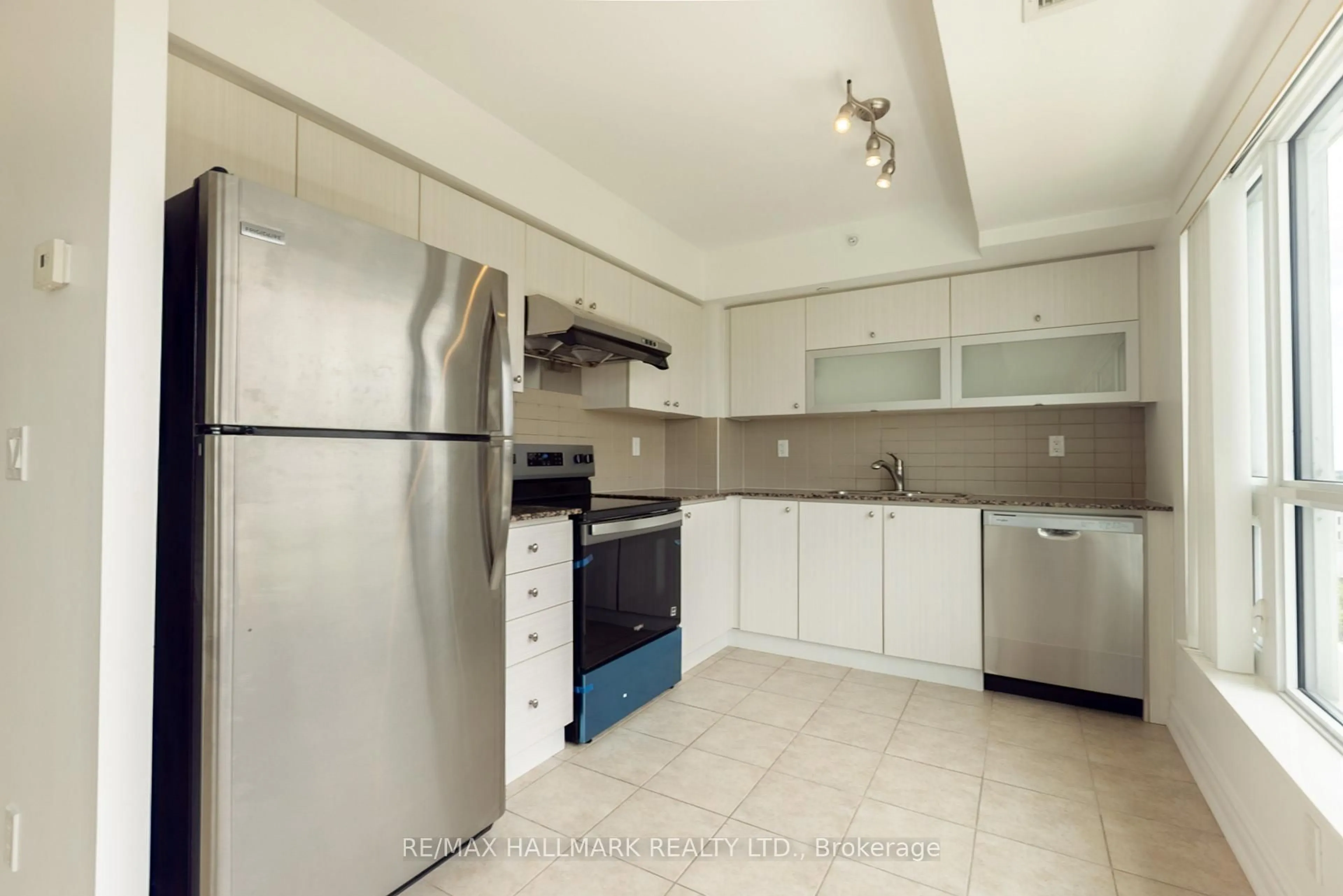 Standard kitchen, unknown for 275 Yorkland Rd #802, Toronto Ontario M2J 0B4