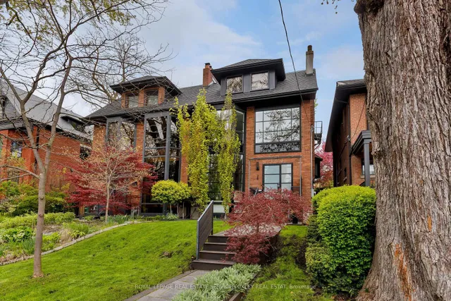 28 Roxborough St, Toronto 5