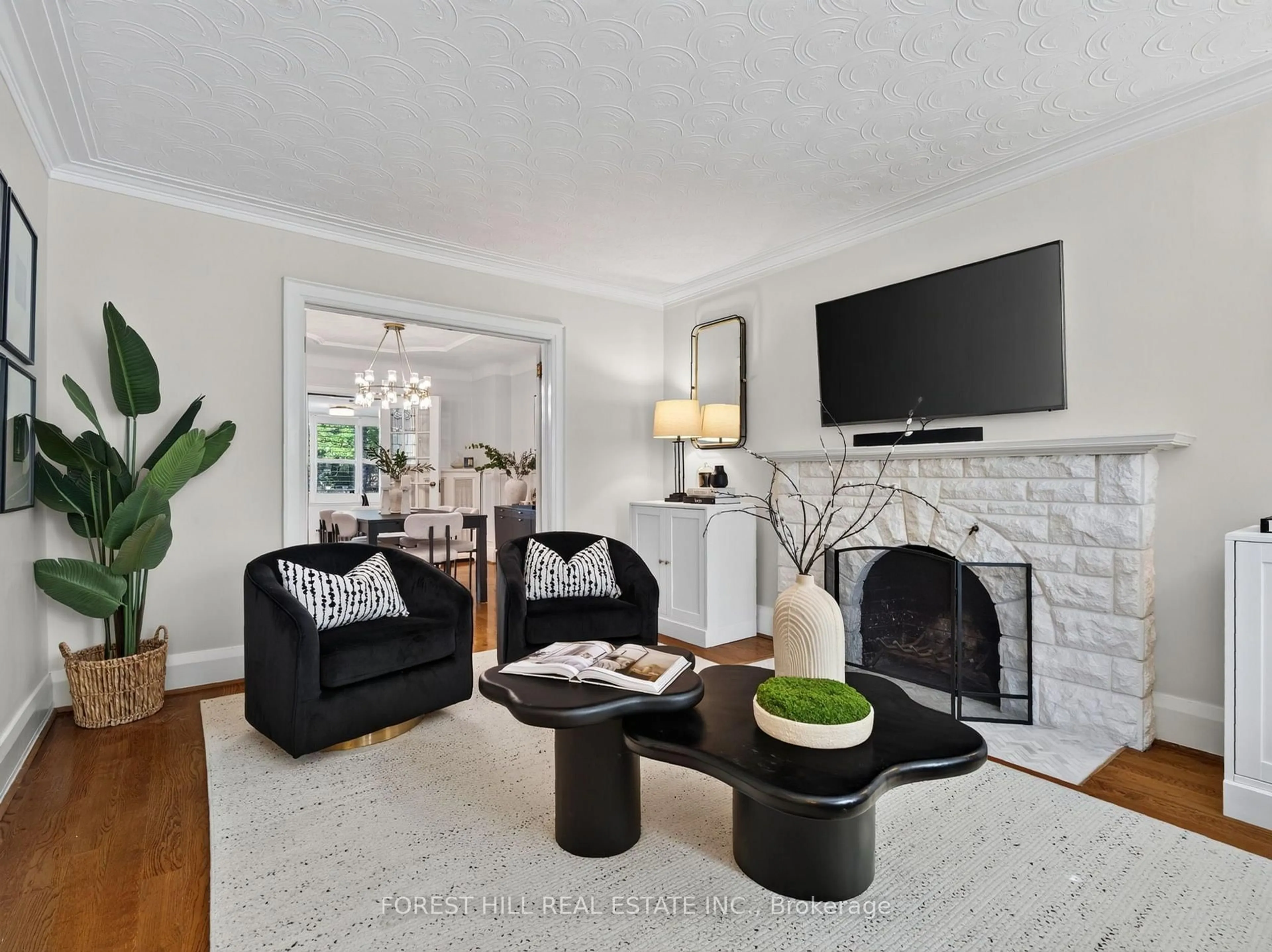 Living room with furniture, unknown for 25 Castlewood Rd, Toronto Ontario M5N 2L1