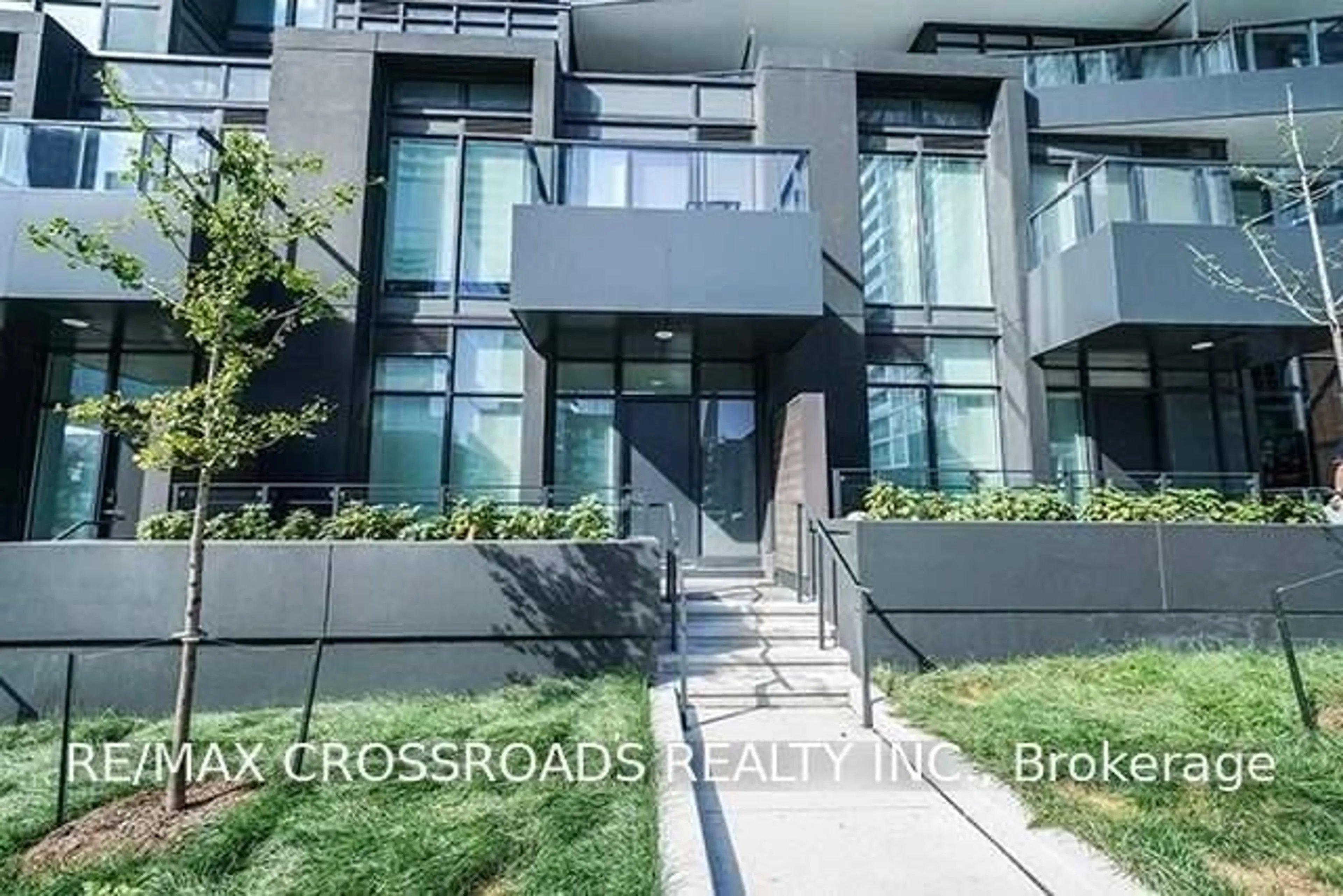 Home with brick exterior material, building for 58 Queens Wharf Rd #Th05, Toronto Ontario M5V 0J9