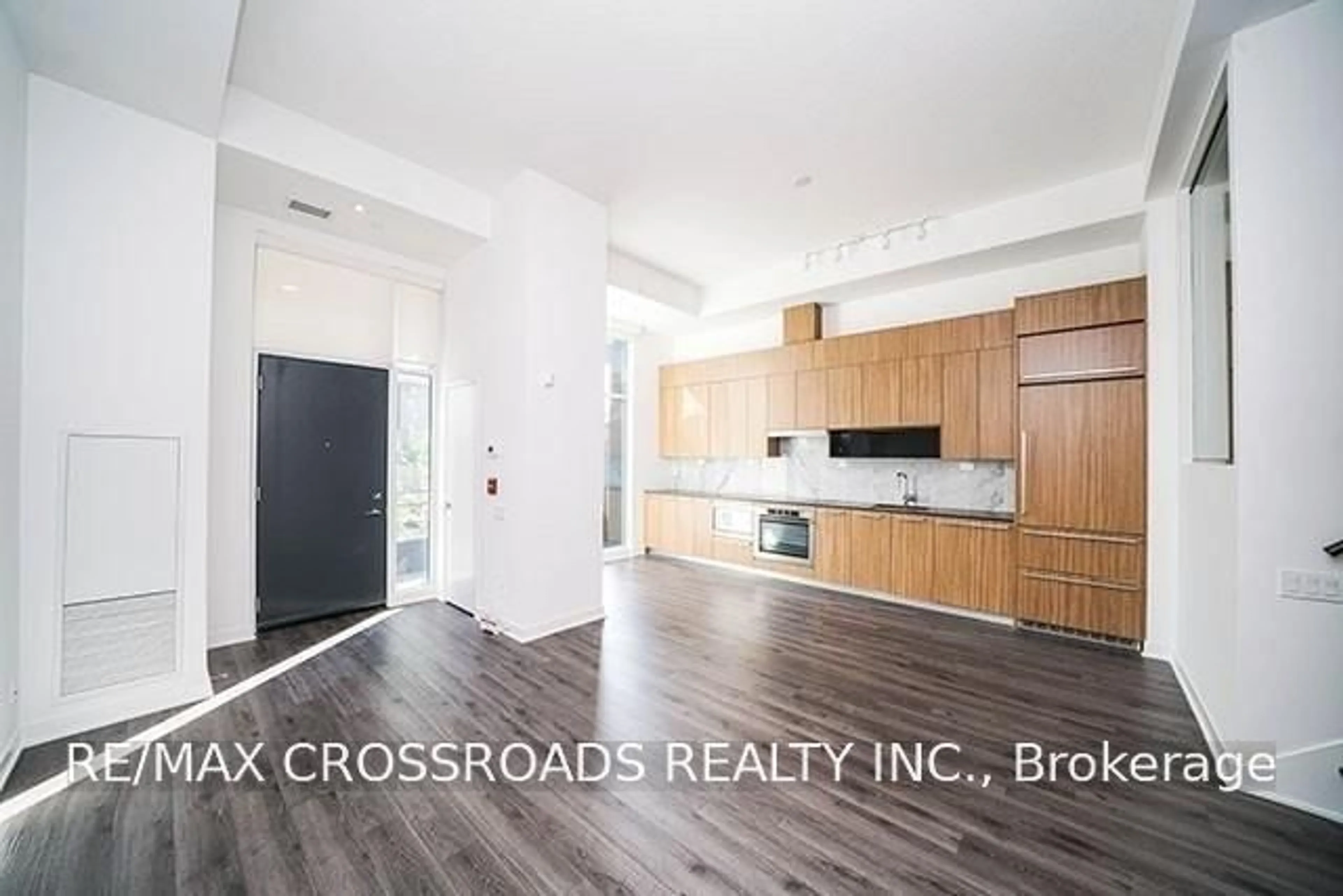 Open concept kitchen, ceramic/tile floor for 58 Queens Wharf Rd #Th05, Toronto Ontario M5V 0J9