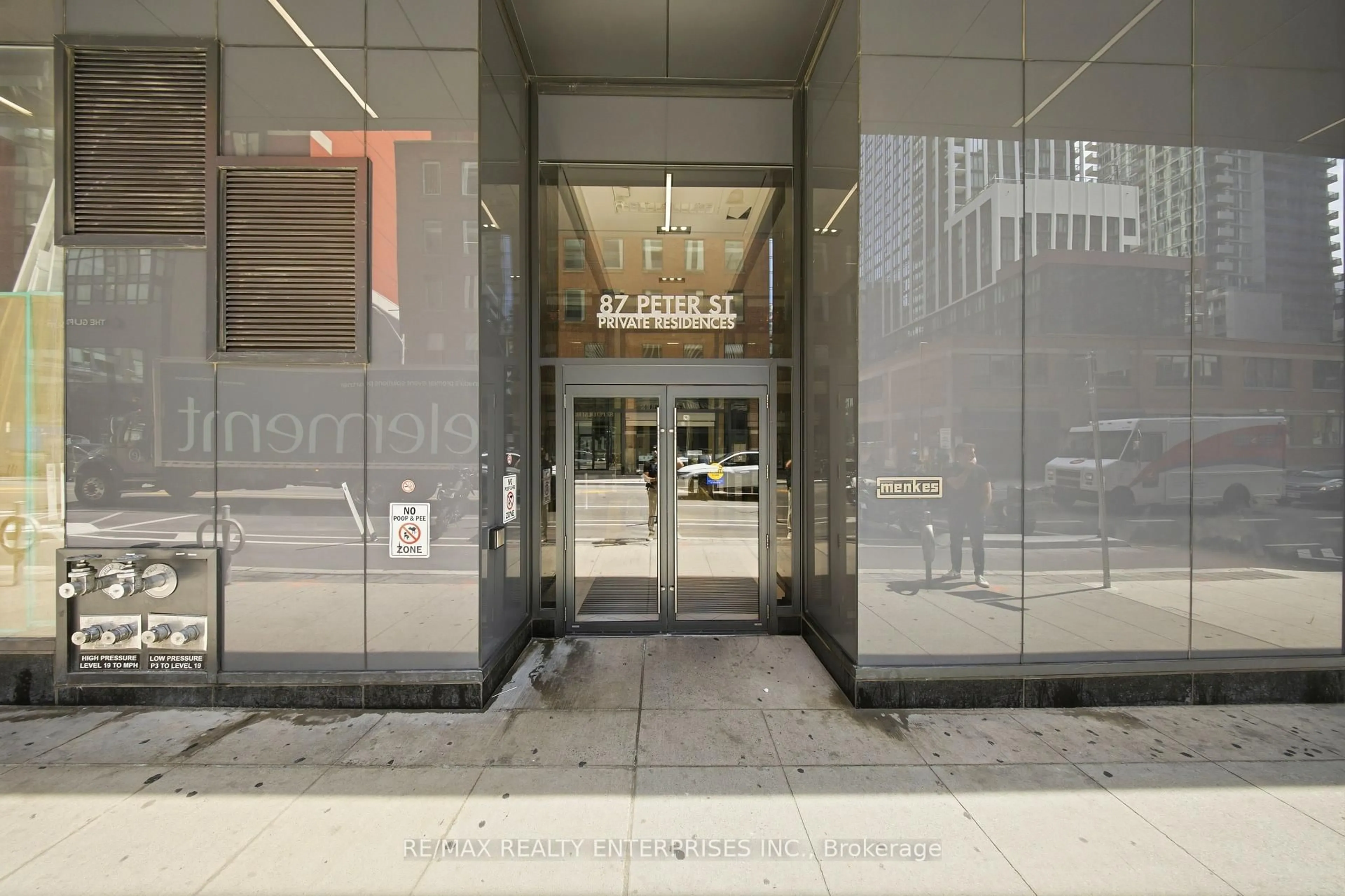 Indoor foyer for 87 Peter St #2510, Toronto Ontario M5V 2G4