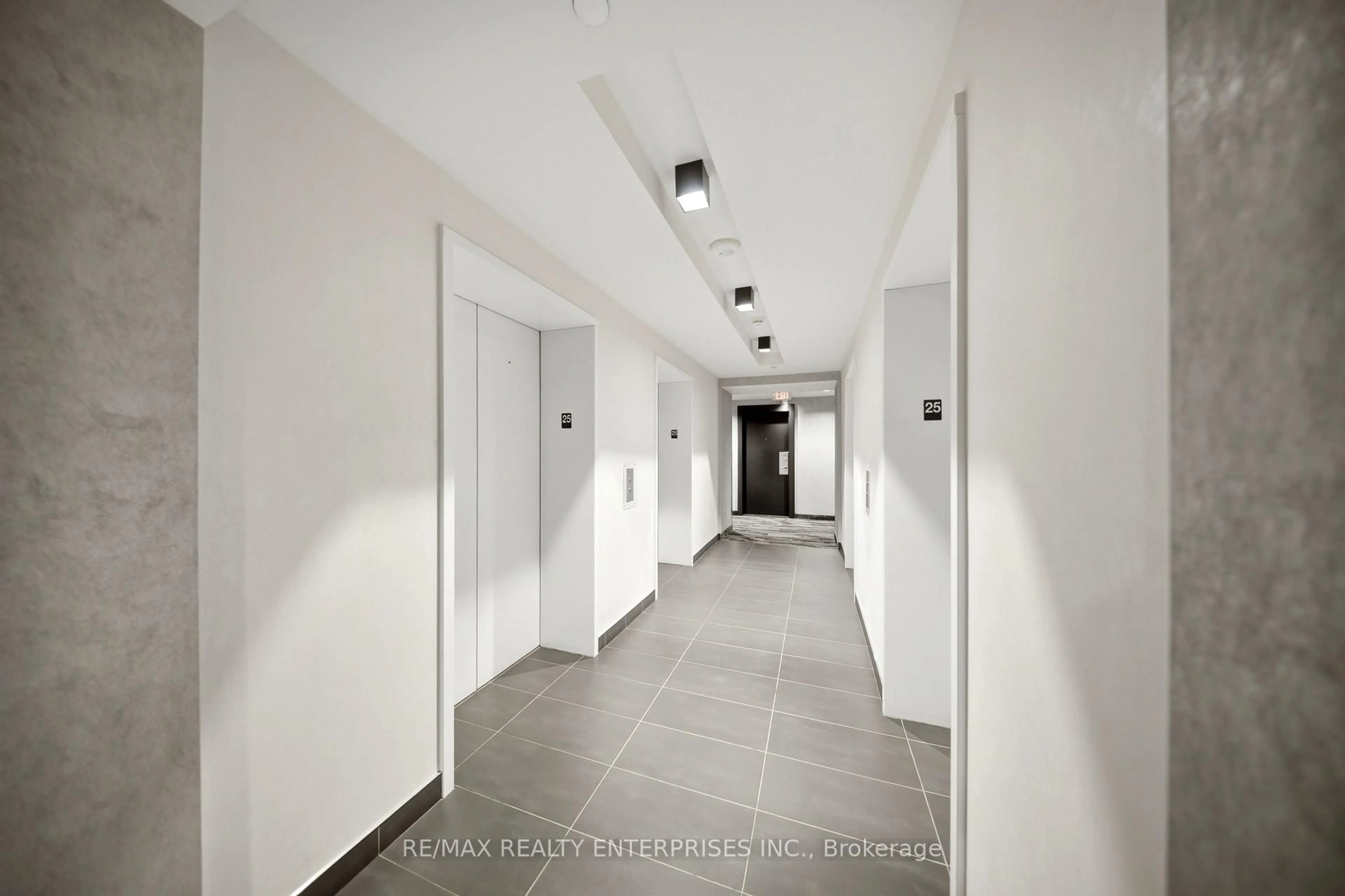 Indoor foyer for 87 Peter St #2510, Toronto Ontario M5V 2G4