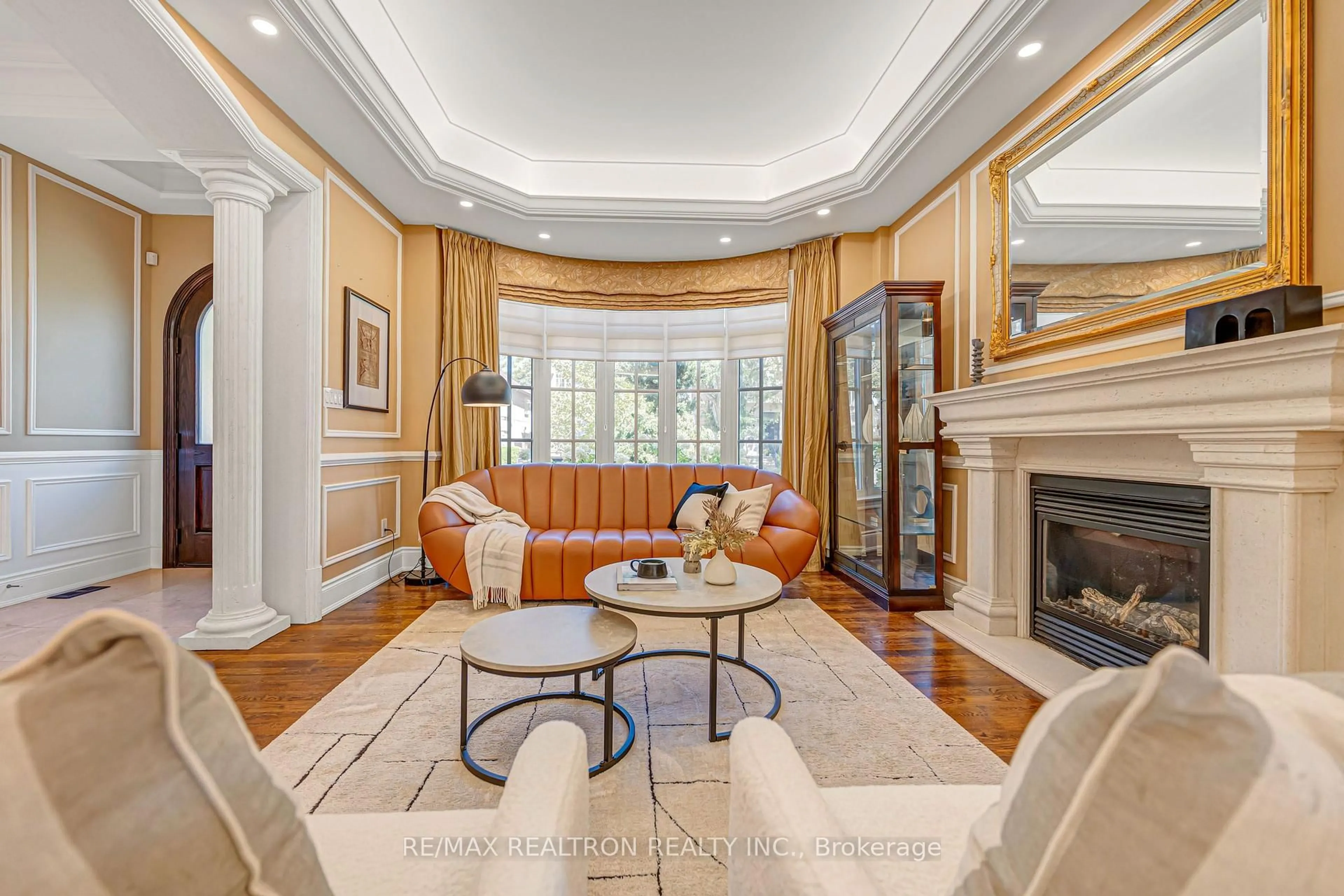 Living room with furniture, unknown for 249 Holmes Ave, Toronto Ontario M2N 4M9
