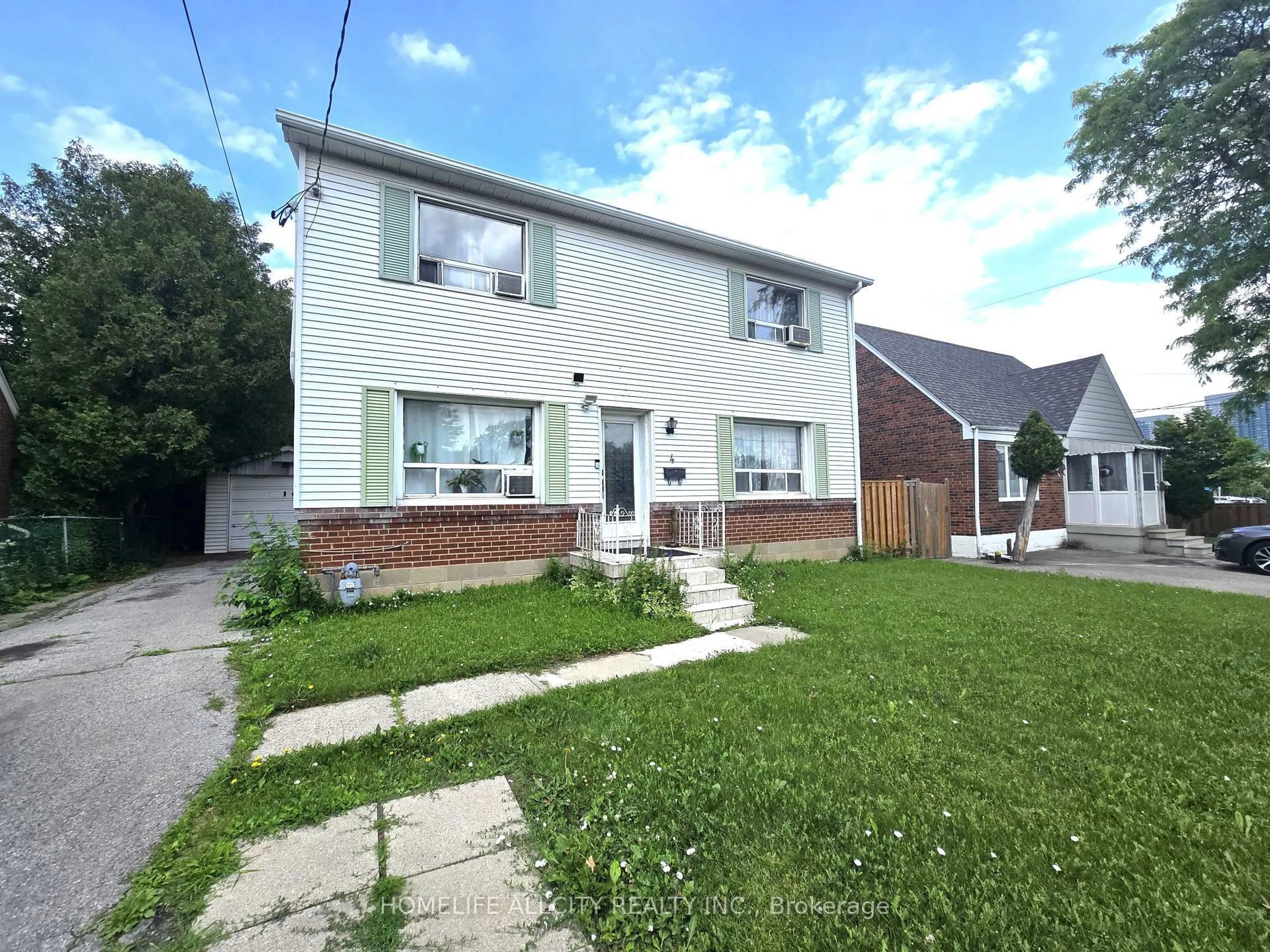 A pic from outside/outdoor area/front of a property/back of a property/a pic from drone, street for 4 Bevdale Rd, Toronto Ontario M2N 2G2