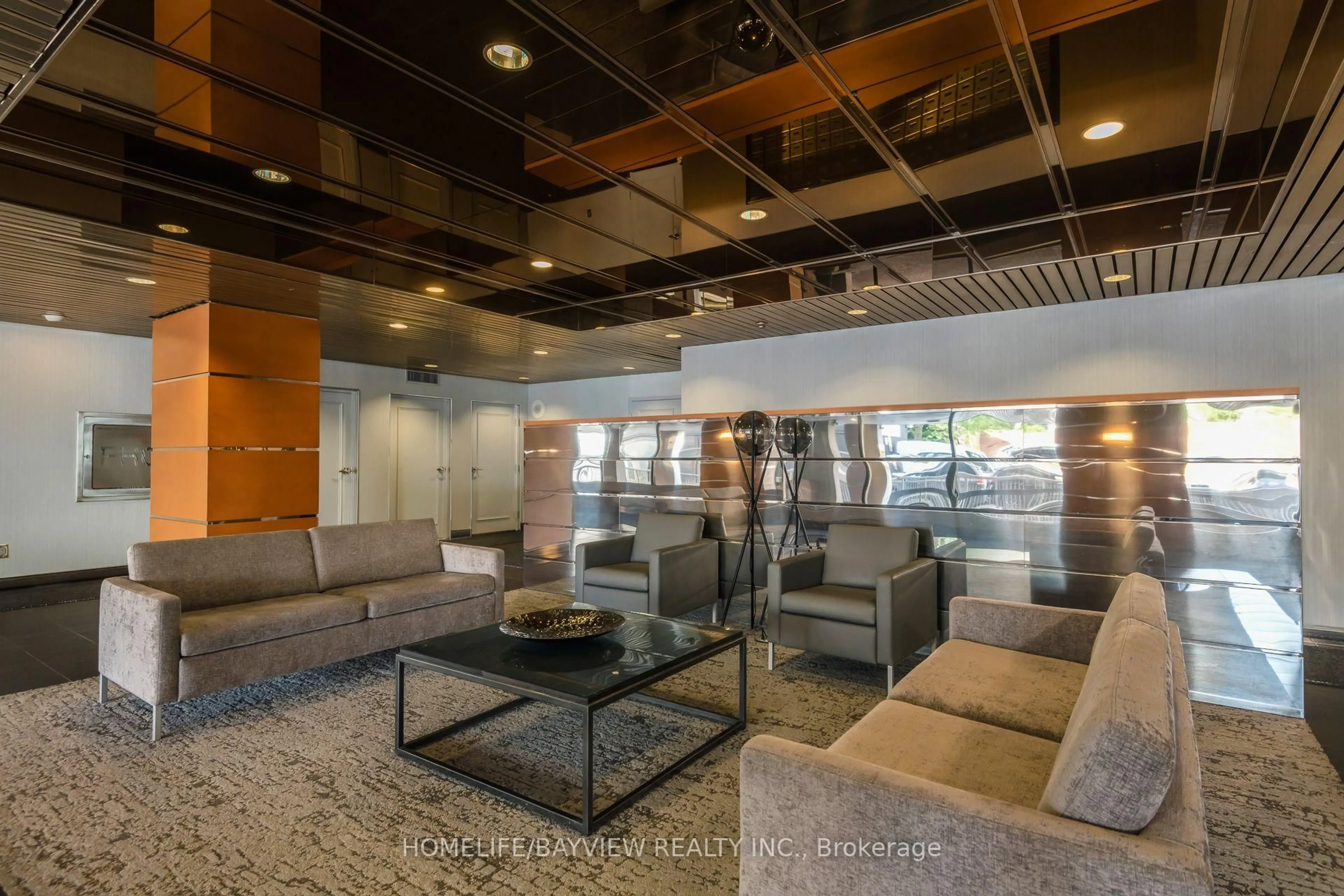 Lobby for 15 Mcmurrich St #108, Toronto Ontario M5R 3M6