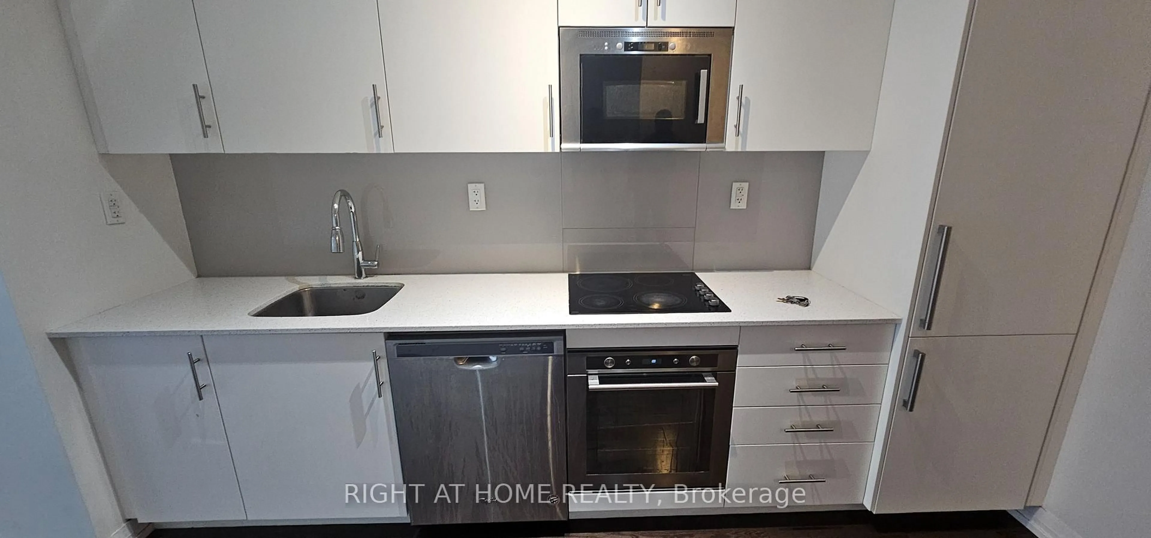 Standard kitchen, unknown for 460 Adelaide St #632, Toronto Ontario M5A 0E7