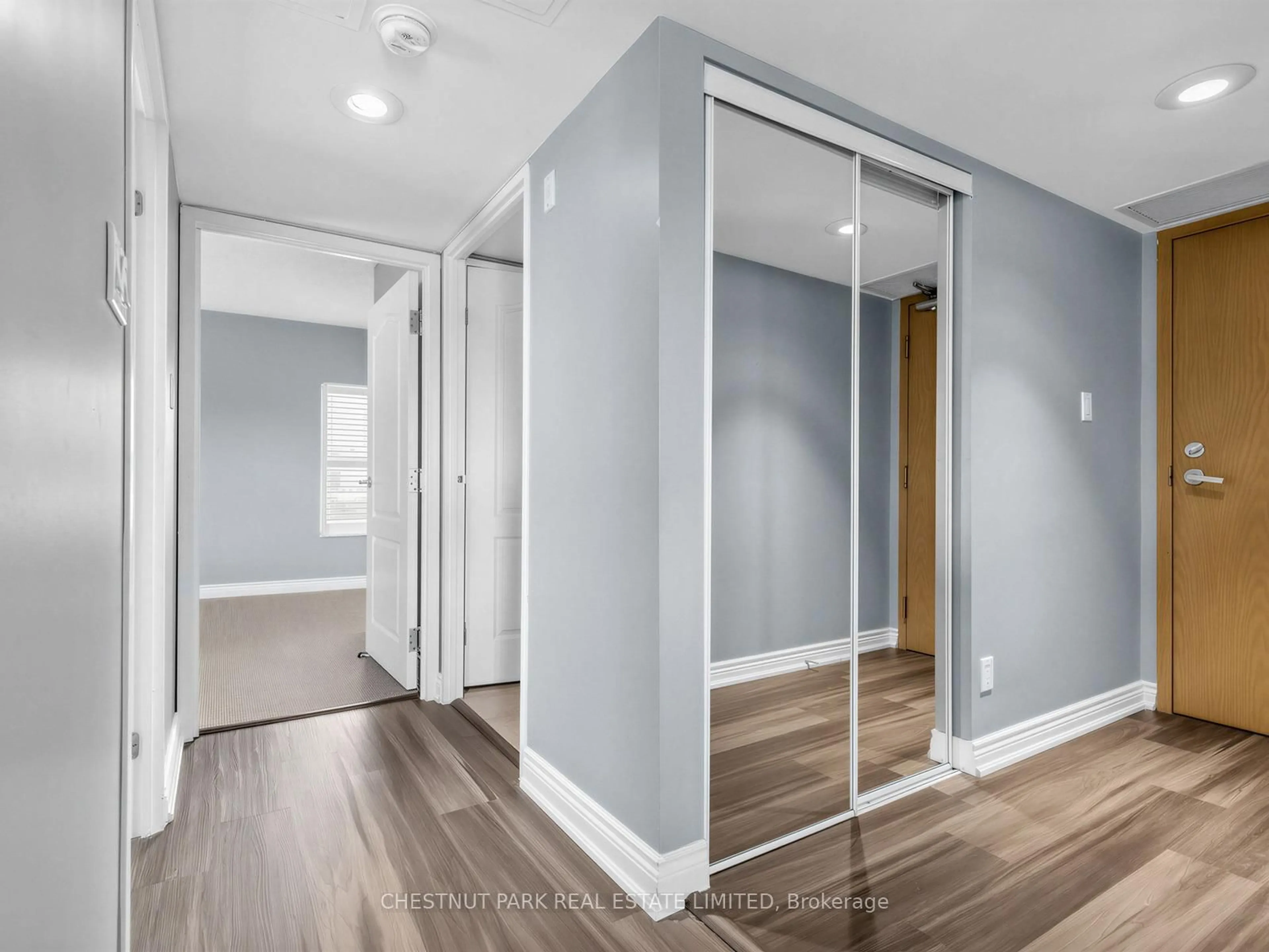 Indoor entryway for 97 Lawton Blvd #502, Toronto Ontario M4V 1Z6