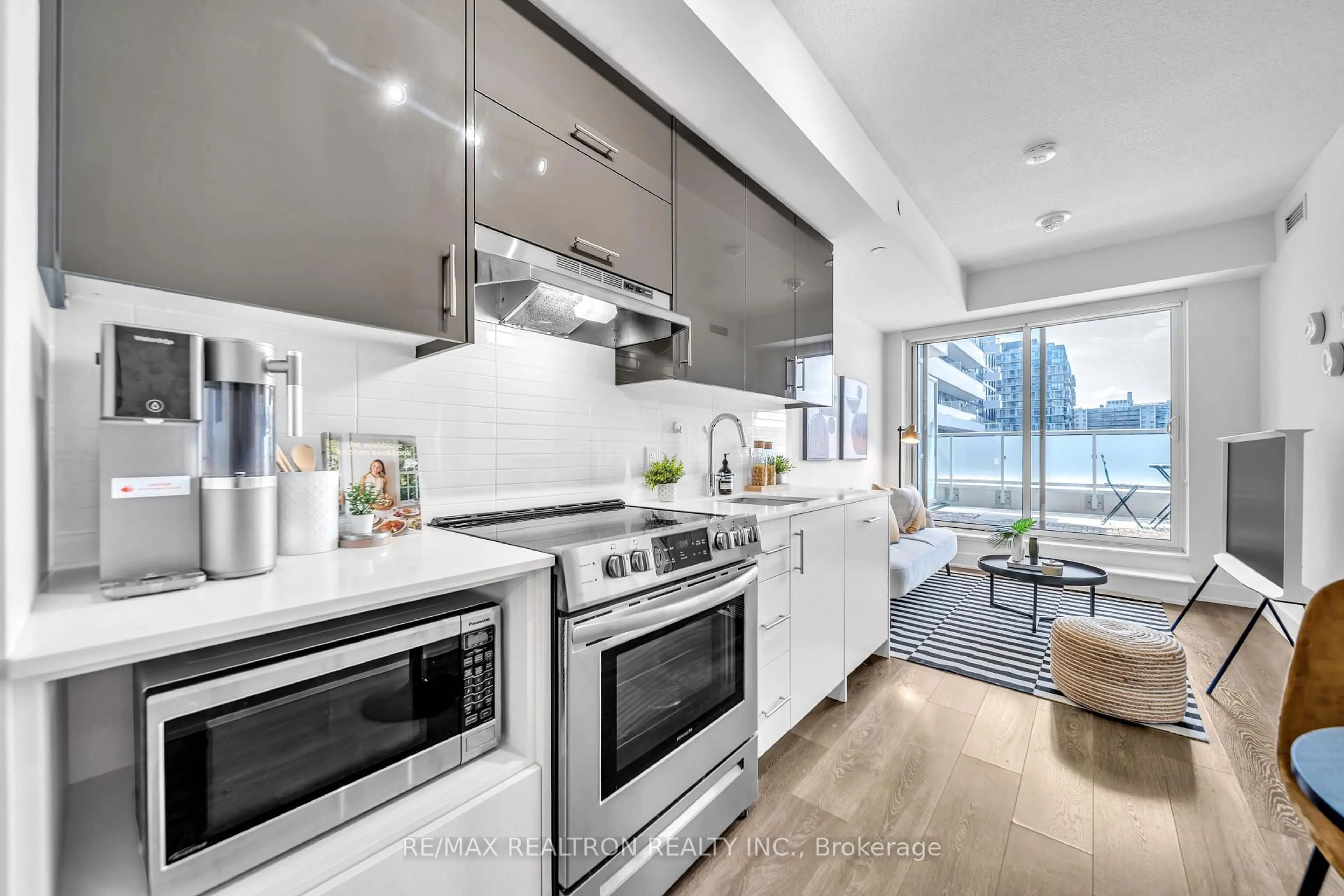 Open concept kitchen, ceramic/tile floor for 188 Fairview Mall Dr #606, Toronto Ontario M2J 0H7