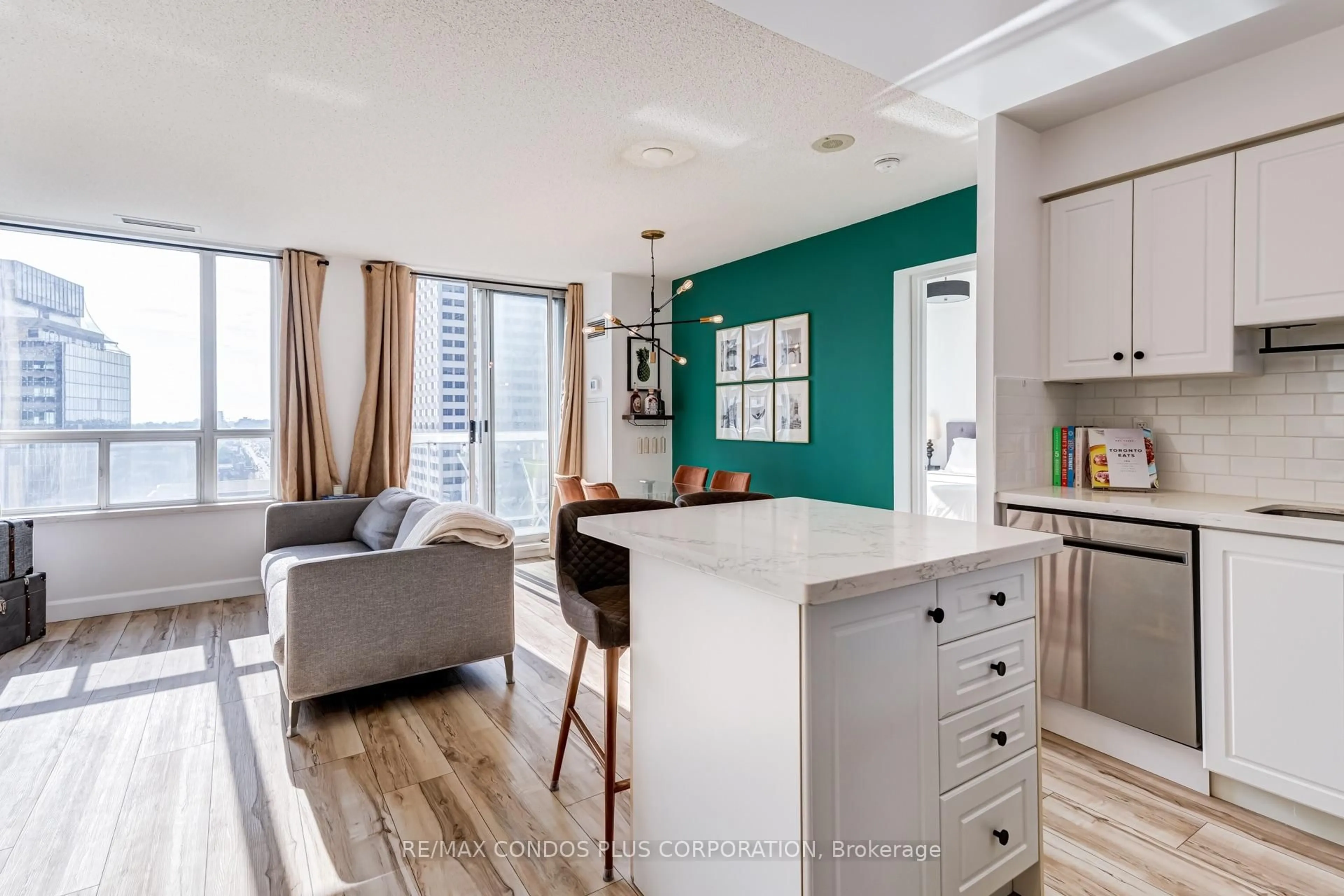 Open concept kitchen, unknown for 43 Eglinton Ave #1901, Toronto Ontario M4P 1A5