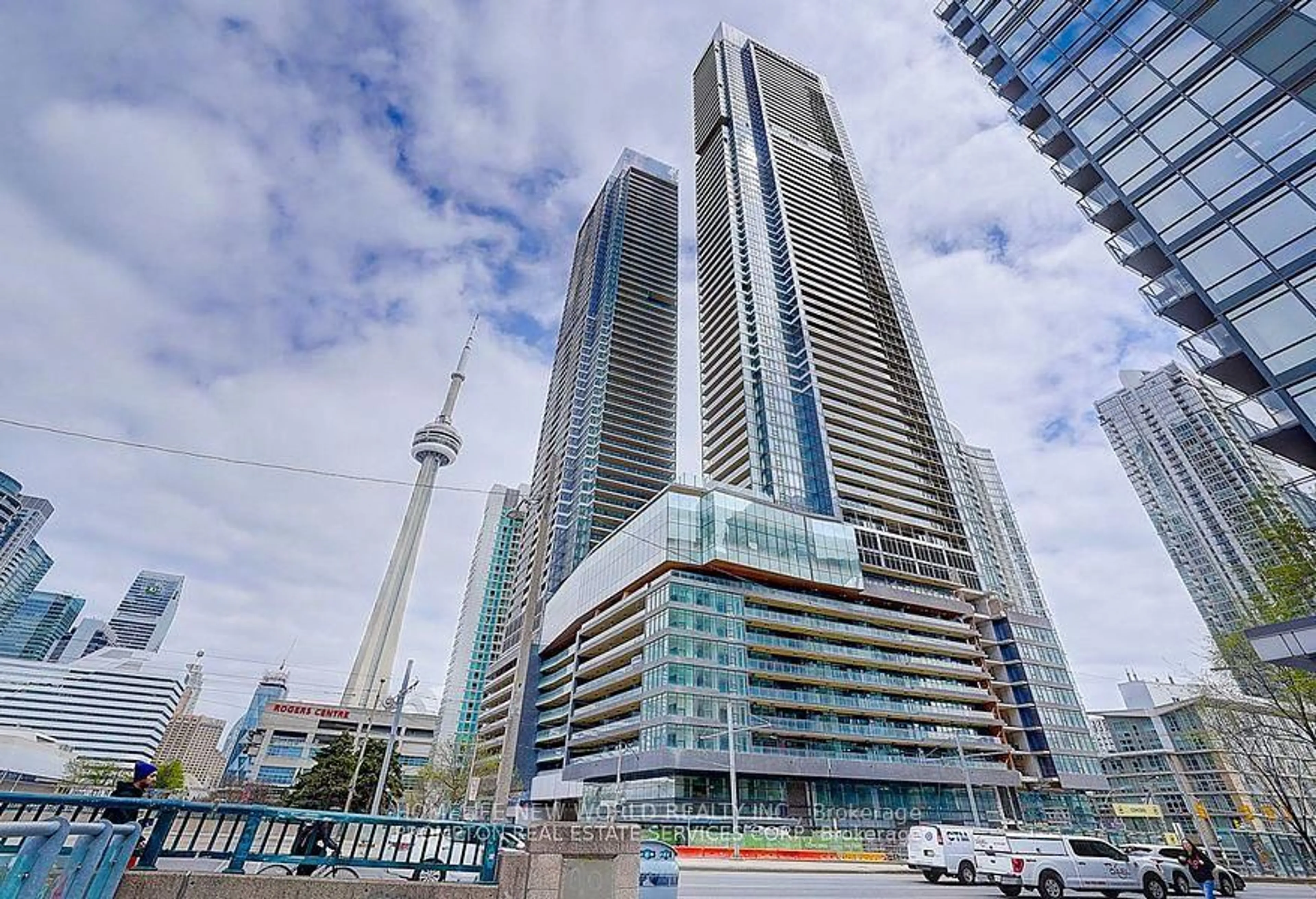 A pic from outside/outdoor area/front of a property/back of a property/a pic from drone, city buildings view from balcony for 1 Concord Cityplace Way #538, Toronto Ontario M5V 0X3
