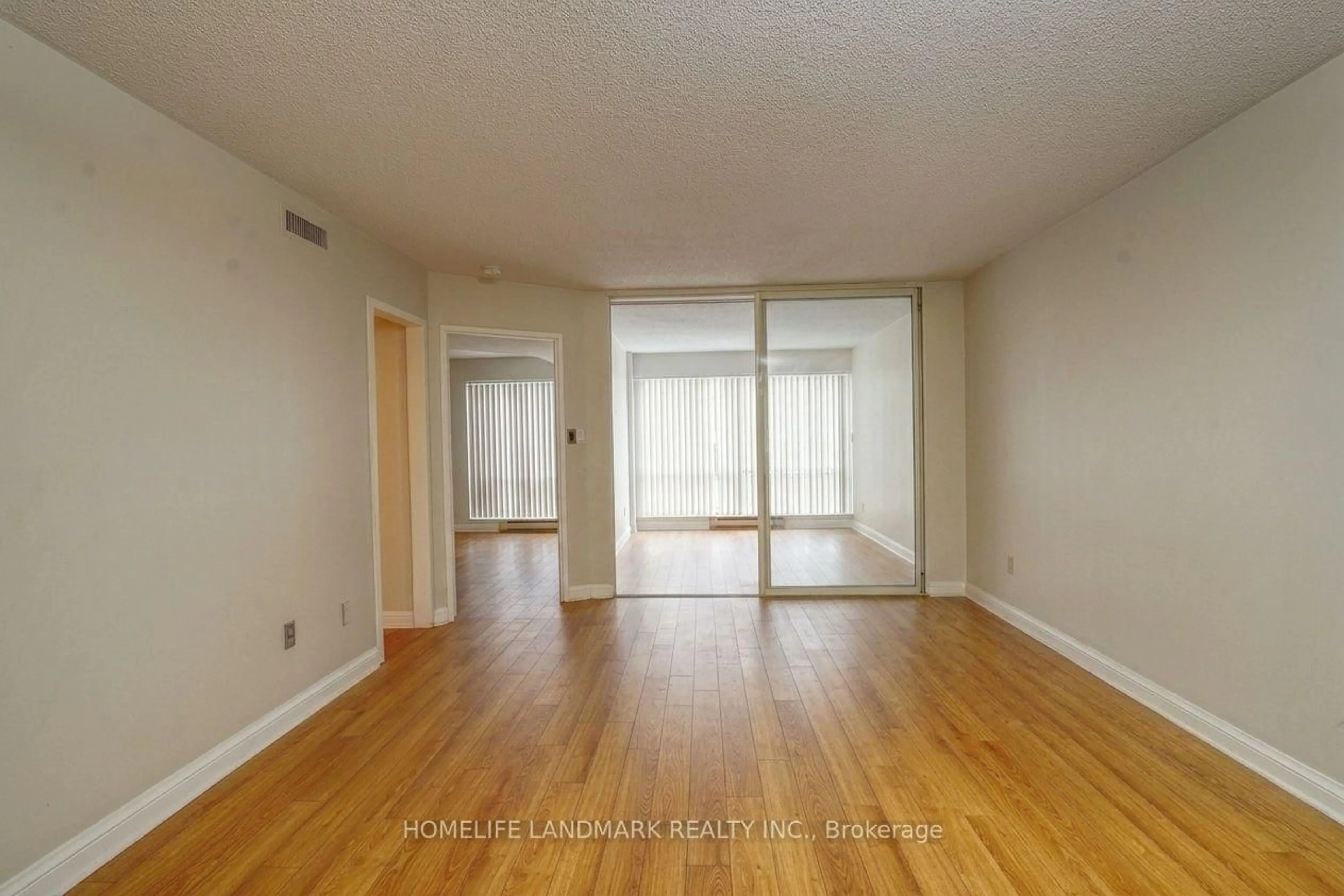 A pic of a room for 1001 Bay St #511, Toronto Ontario M5S 3A6